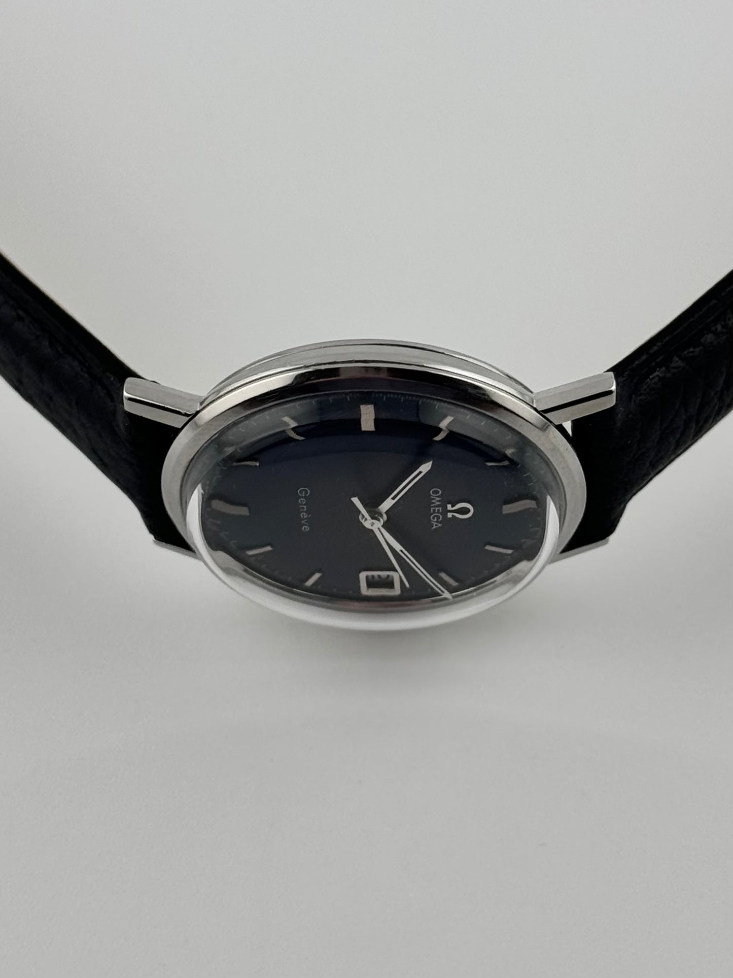 Omega Geneve Manual Date - 132.019SP - Rare Blue Dial