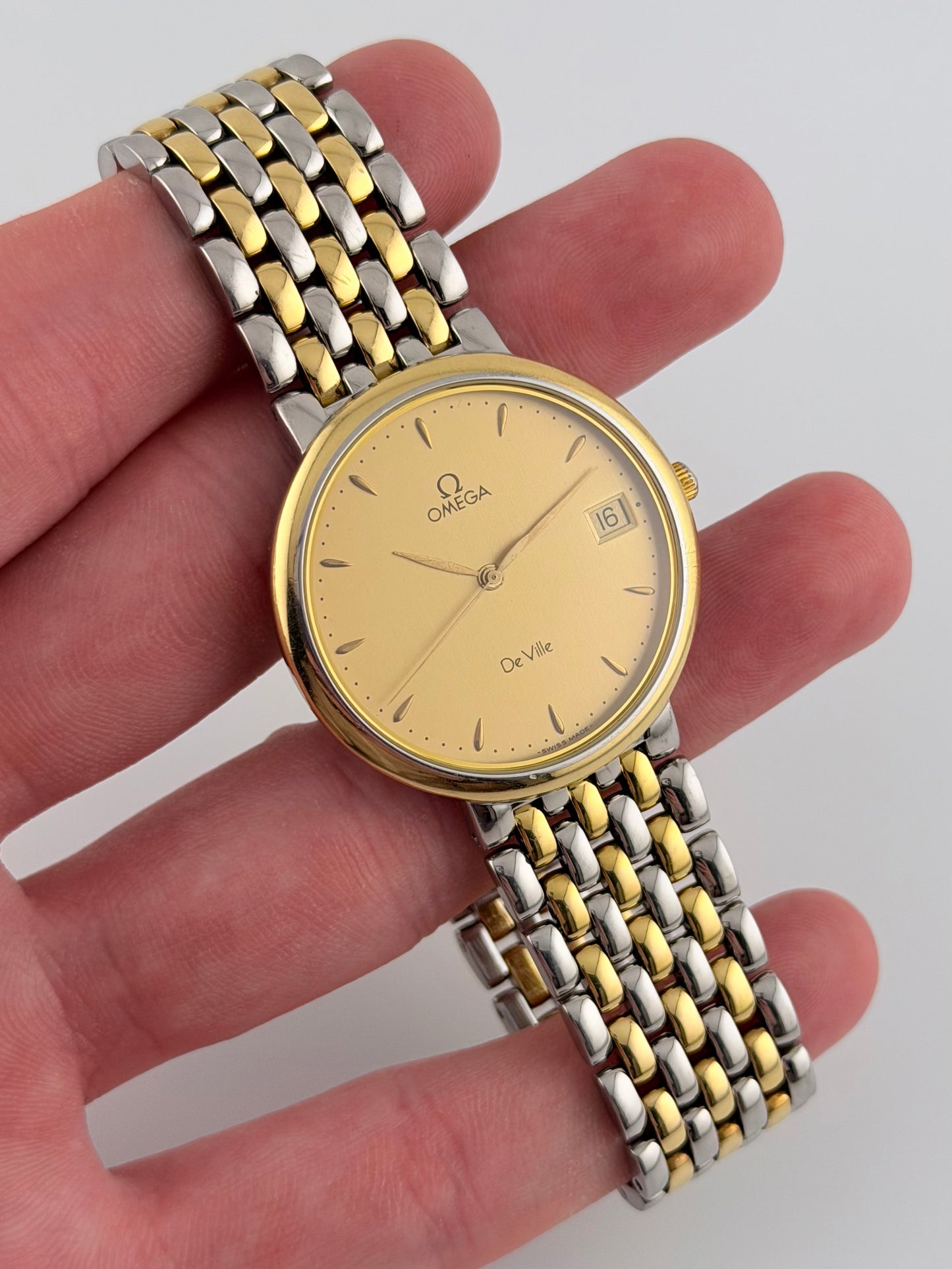 Omega De Ville Quartz Date 396.2432  - Original bracelet