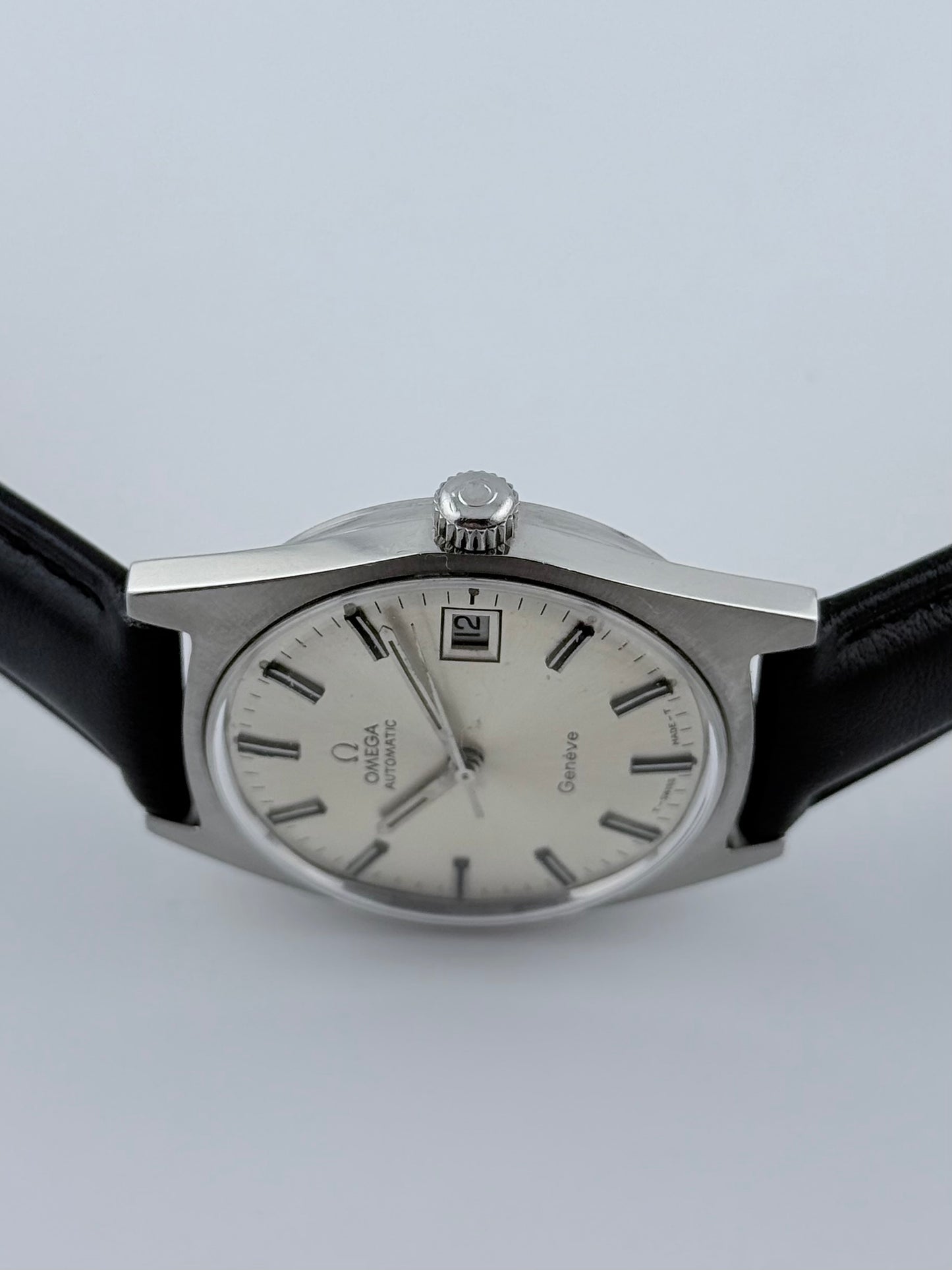 Omega Geneve Date Automatic 166.041 - Sunburst Dial