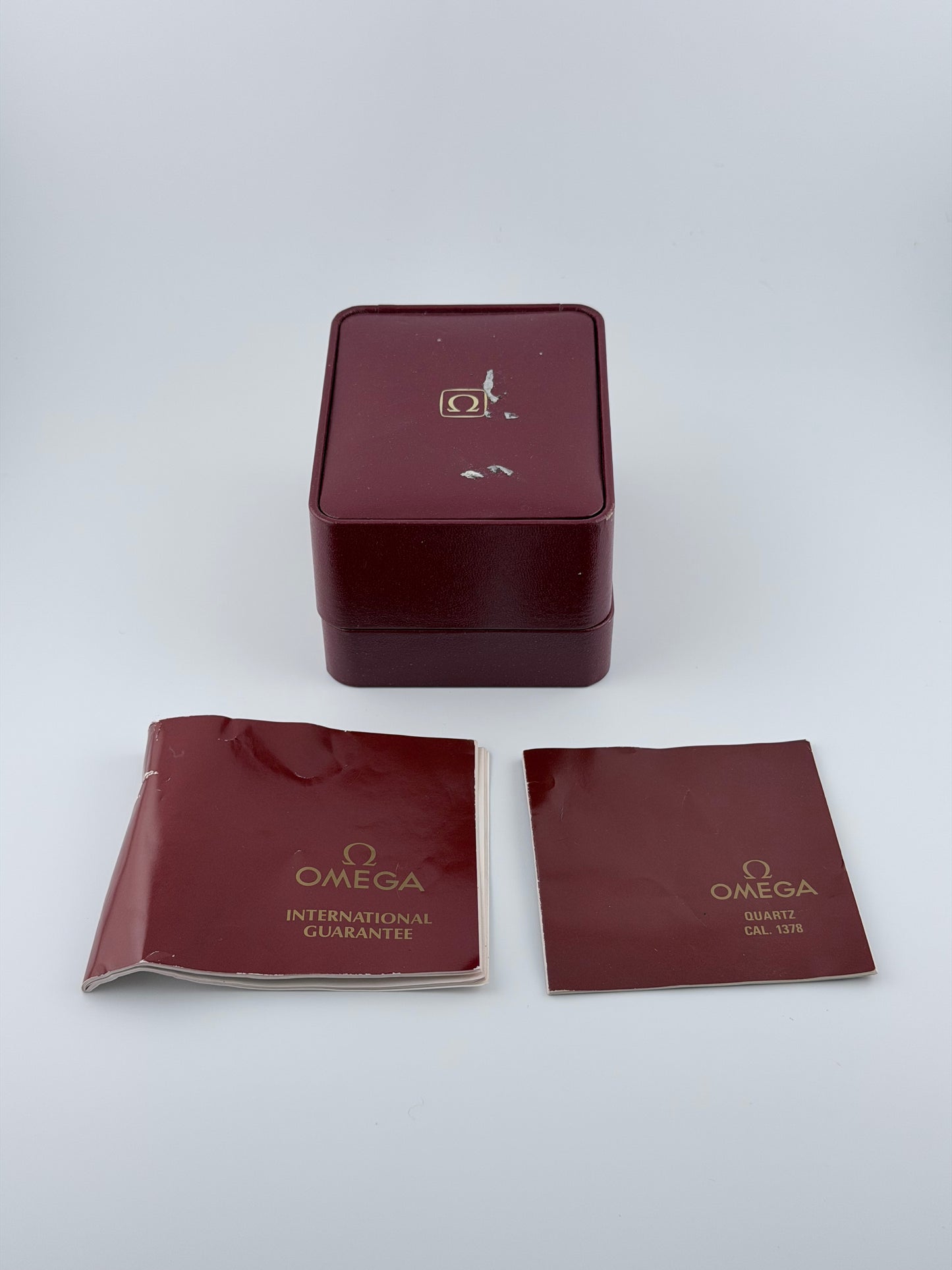Omega De Ville Quartz 395.0875 - Box & Papers