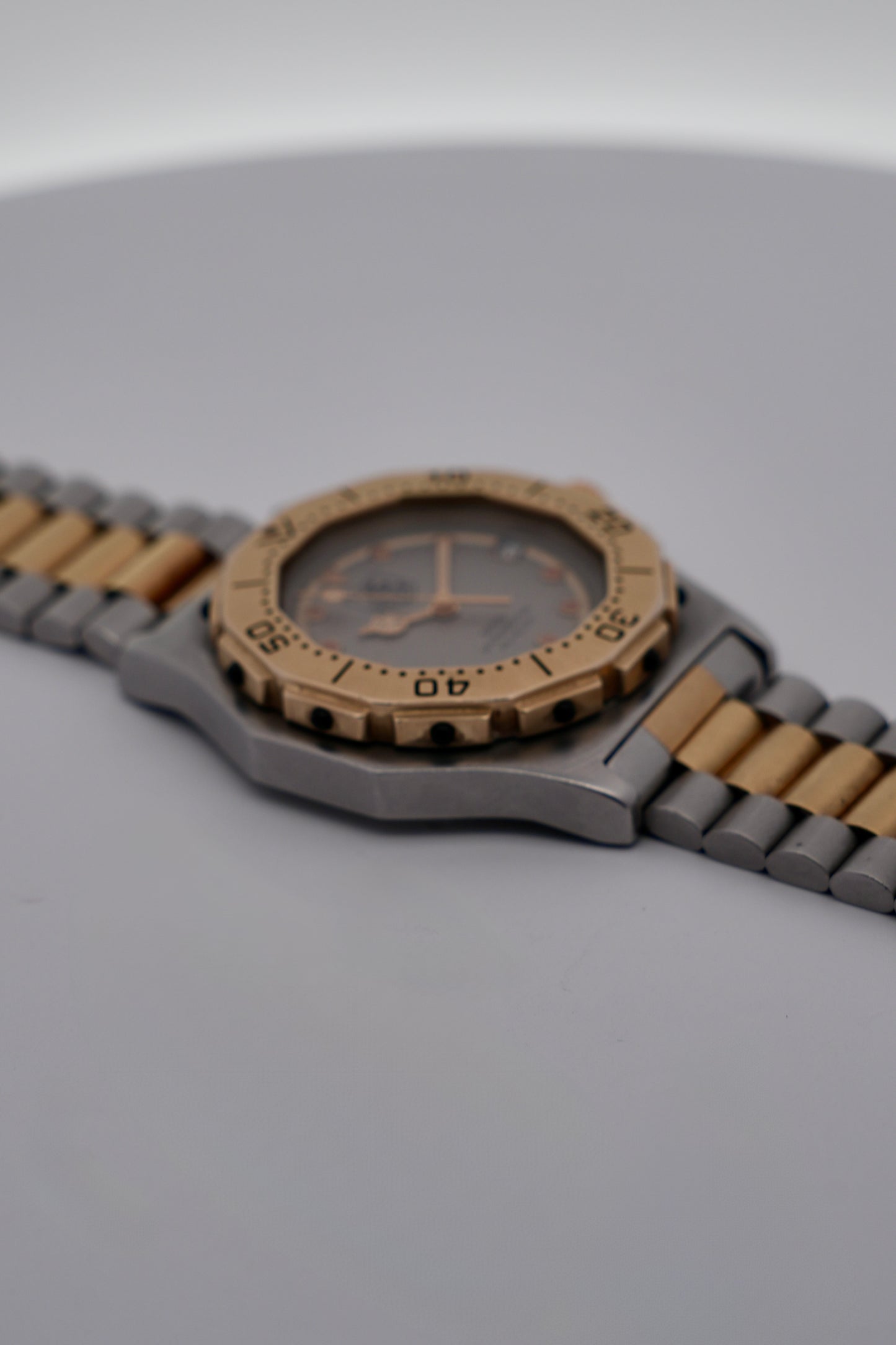 TAG Heuer Professional 3000 Quartz Date - 934.213 - Two-tone
