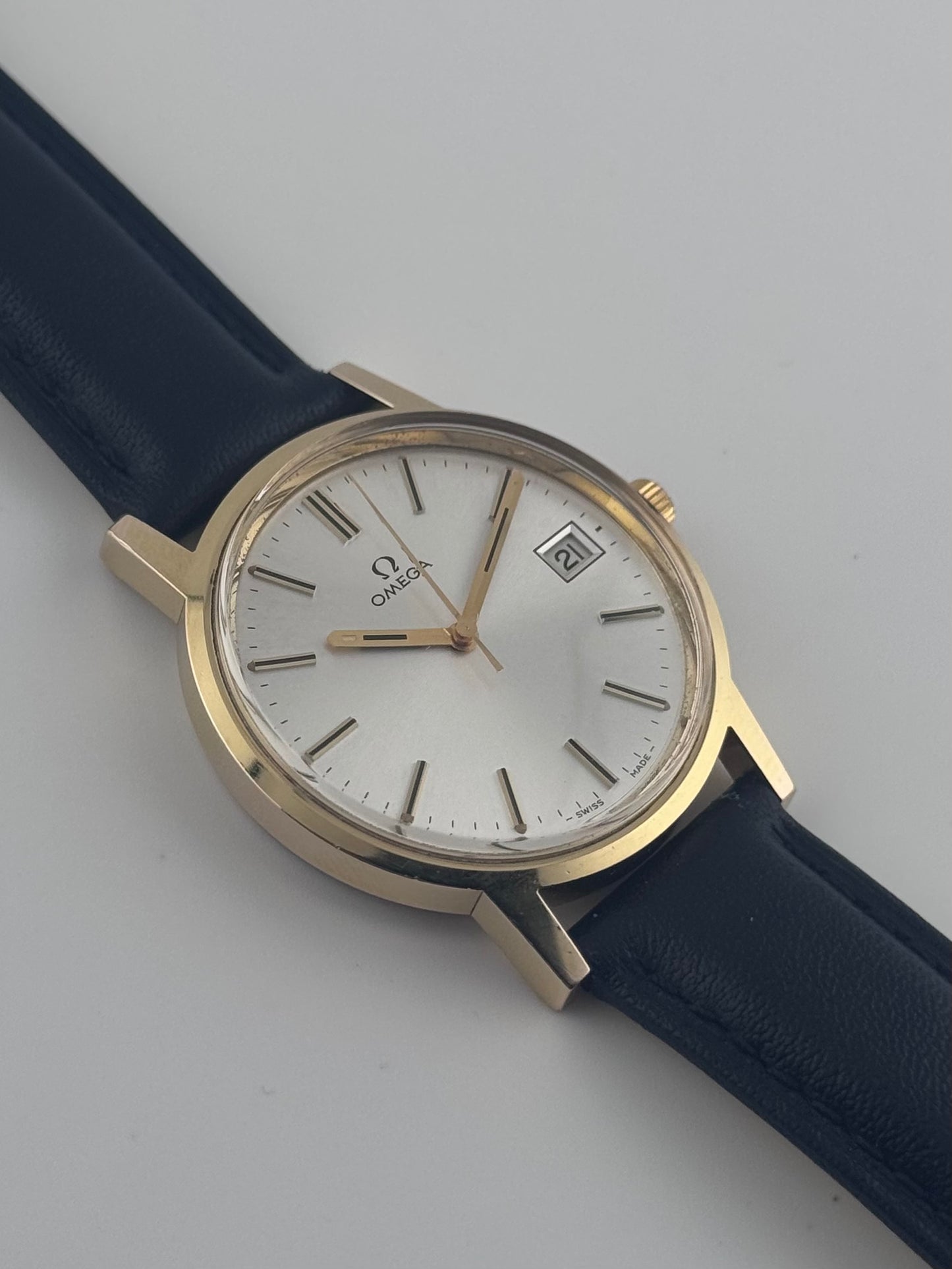 Omega Geneve Date Manual Wind - 136.0104