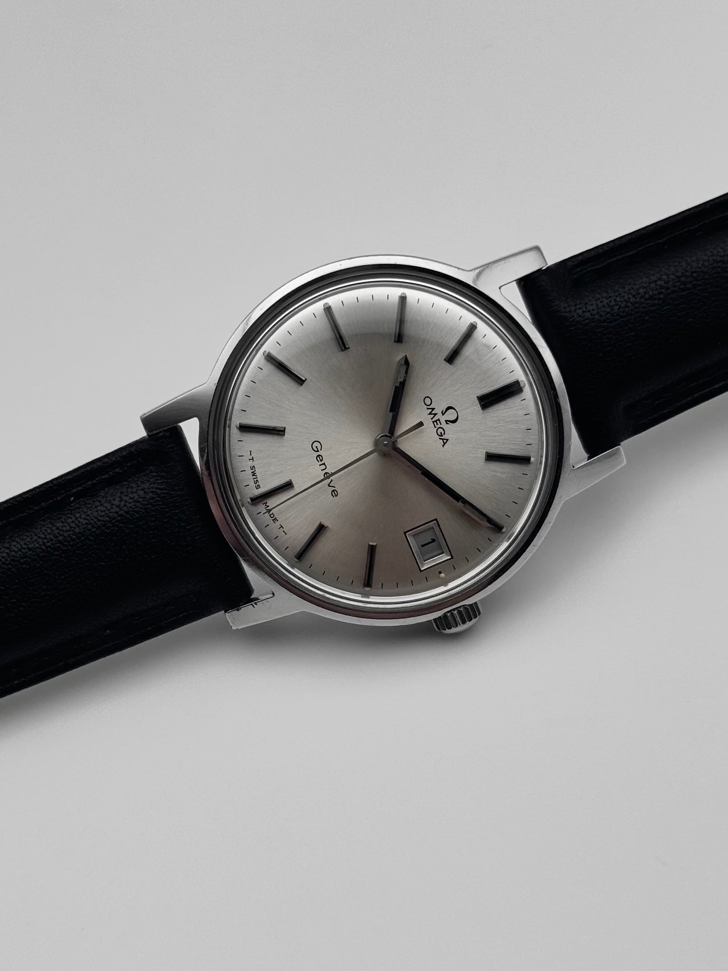 Omega Geneve Manual Wind Date 136.070 - Full Set - Box and Papers