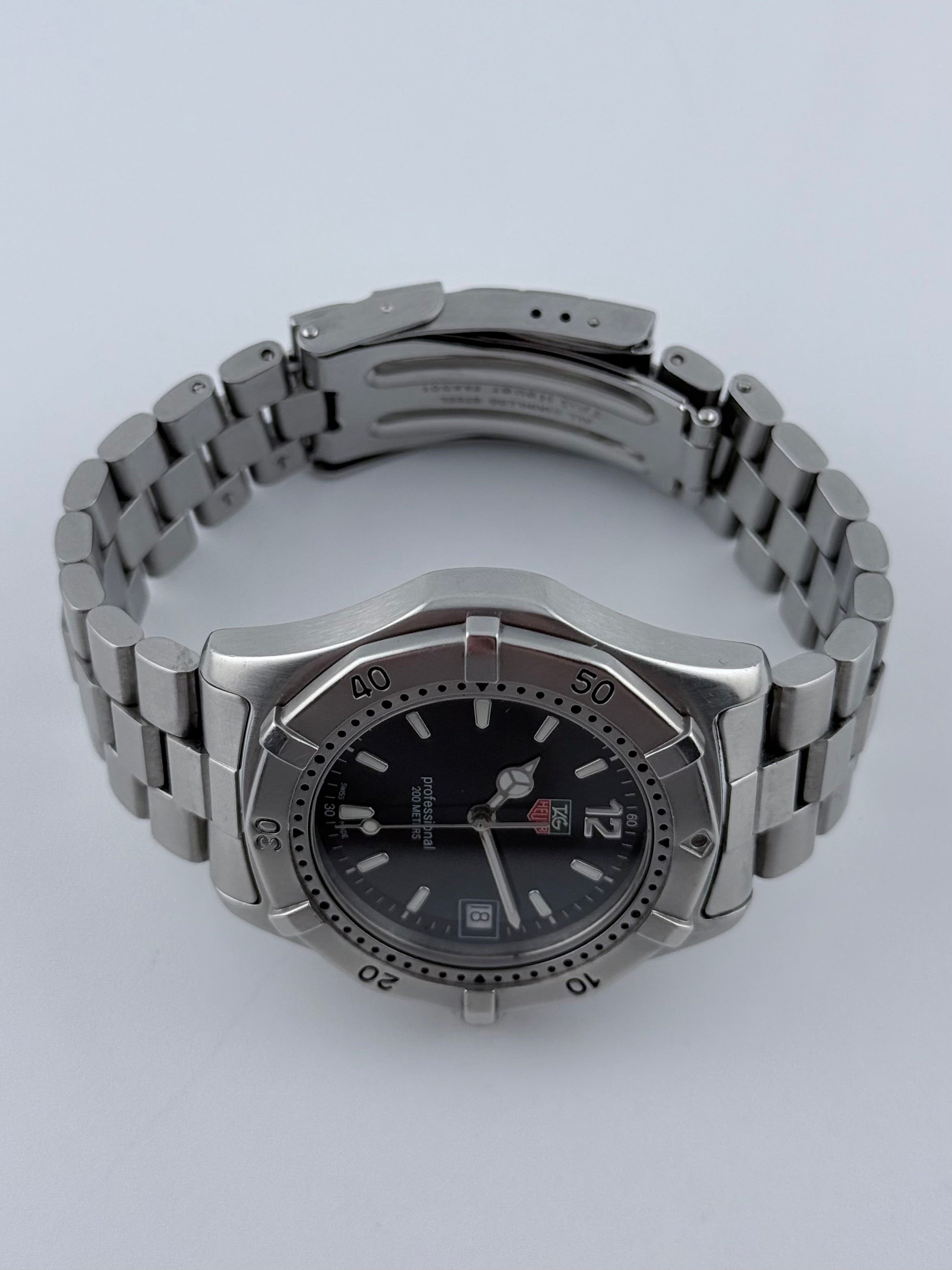 Tag Heuer Professional 200m Quartz Date - WK1110-0 – The Wrist Watcher