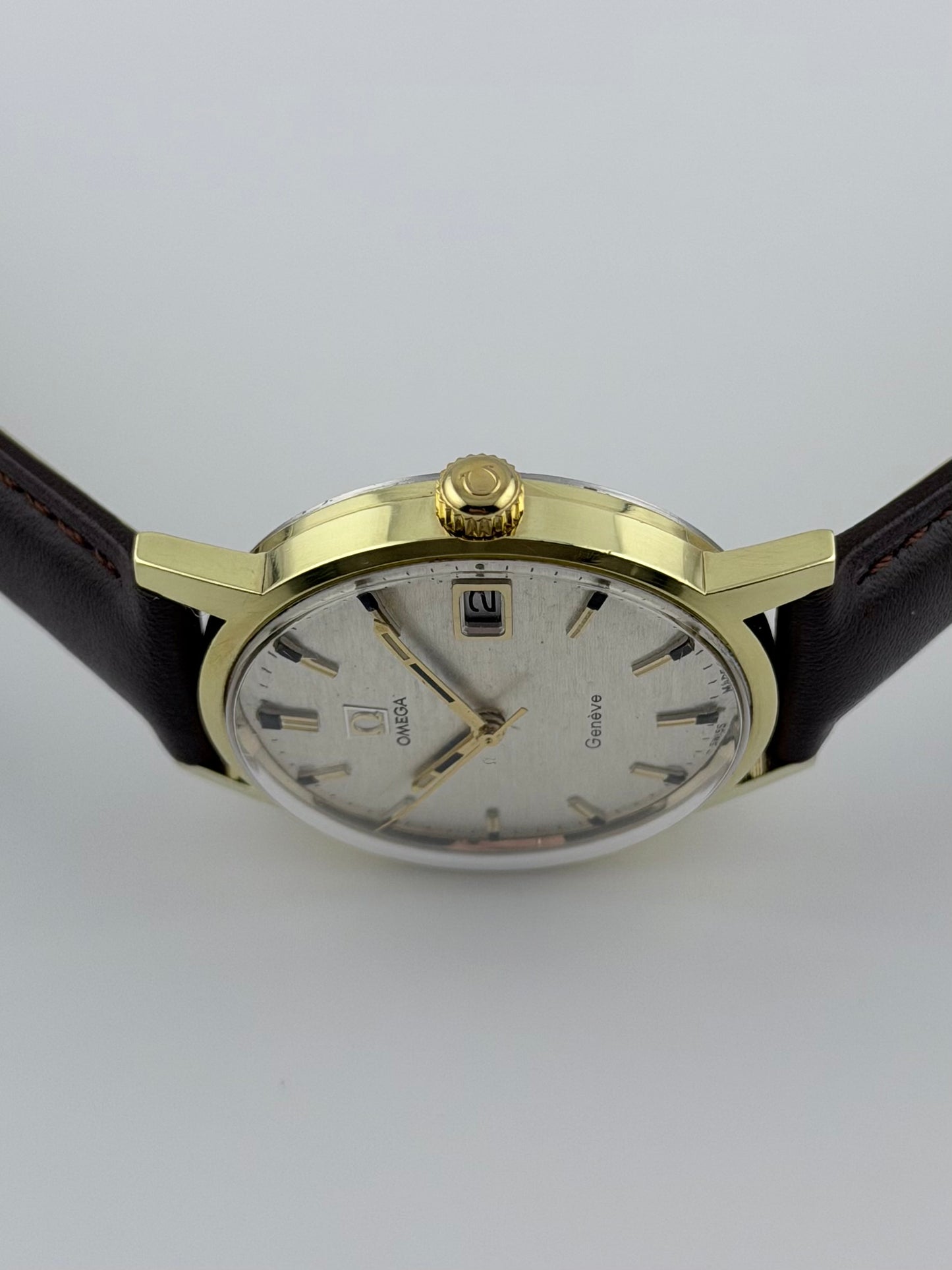 Omega Geneve Manual Wind - 136.070 - Rare Shantung Dial