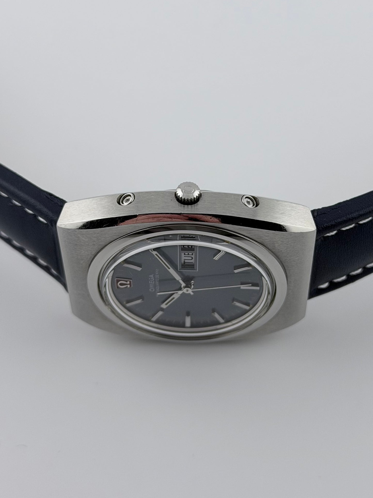 Omega Megaquartz 32 Khz 196.0030 - Rare Blue Dial