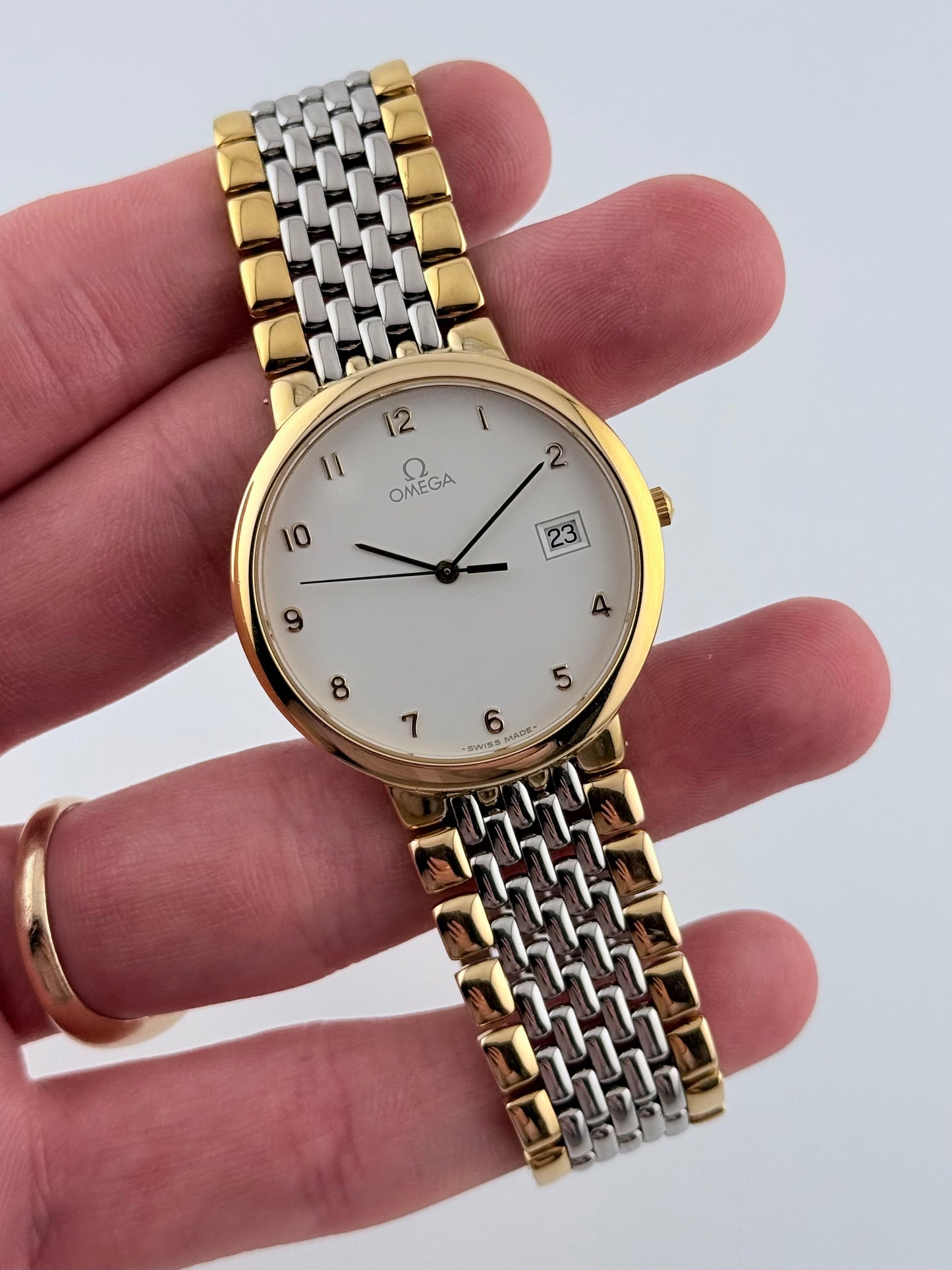 Omega De Ville Quartz Date 396.1012  - Original bracelet