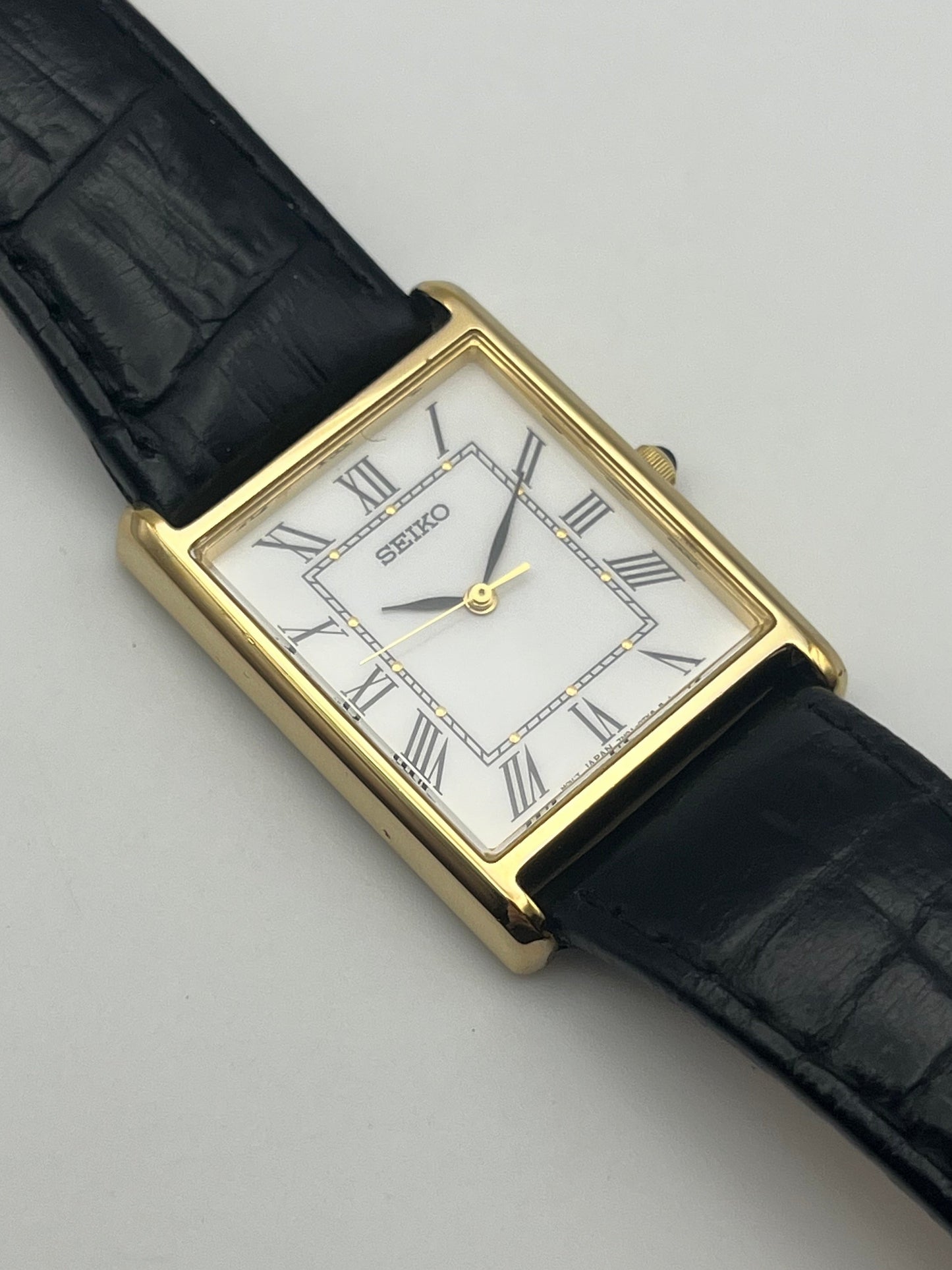 Seiko Tank Quartz - 7N01-0EZ0 papers