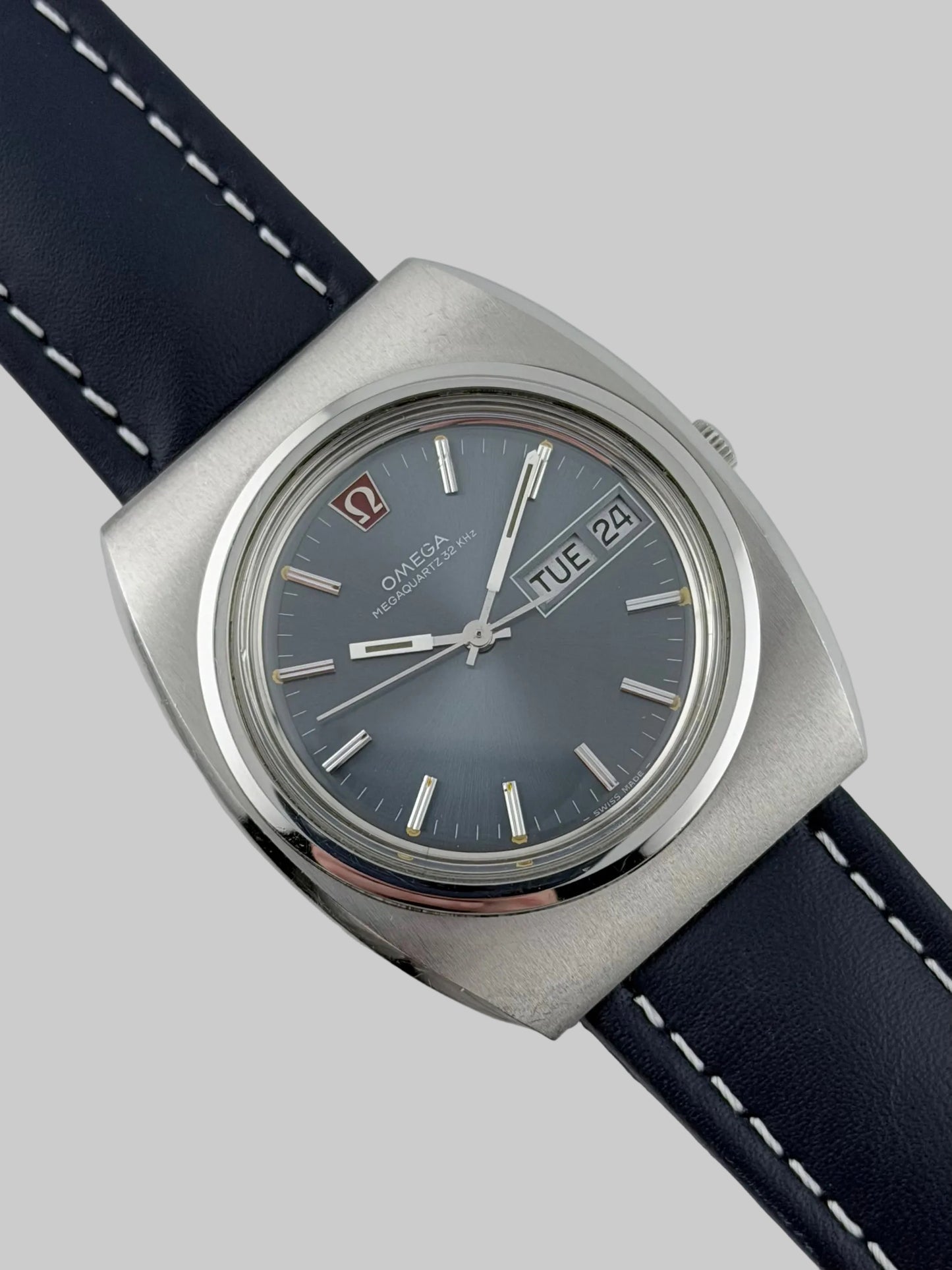 Omega Megaquartz 32 Khz 196.0030 - Rare Blue Dial