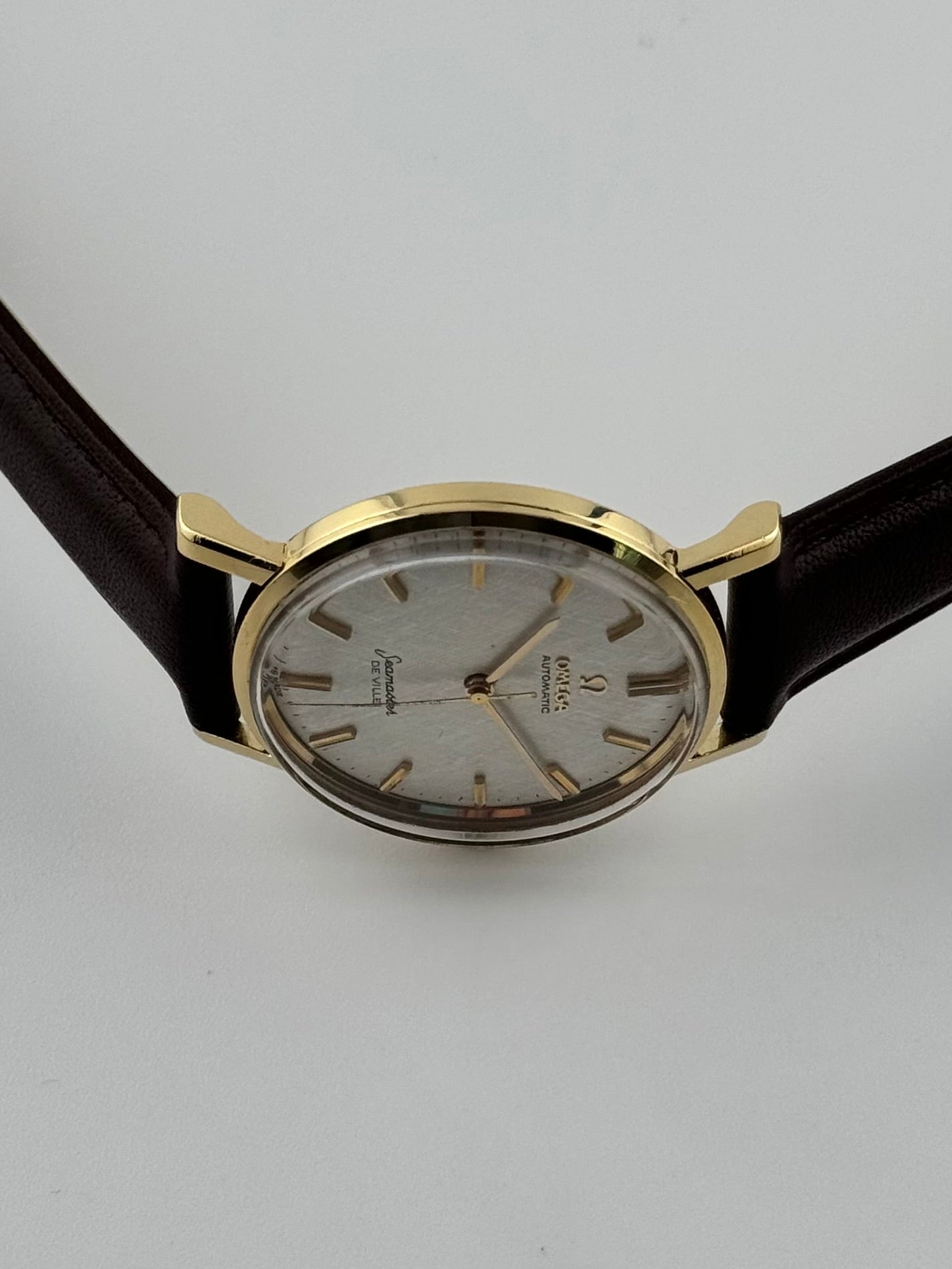 Omega Seamaster De Ville Automatic Linen Dial - 18ct Gold - 165025 SC-62