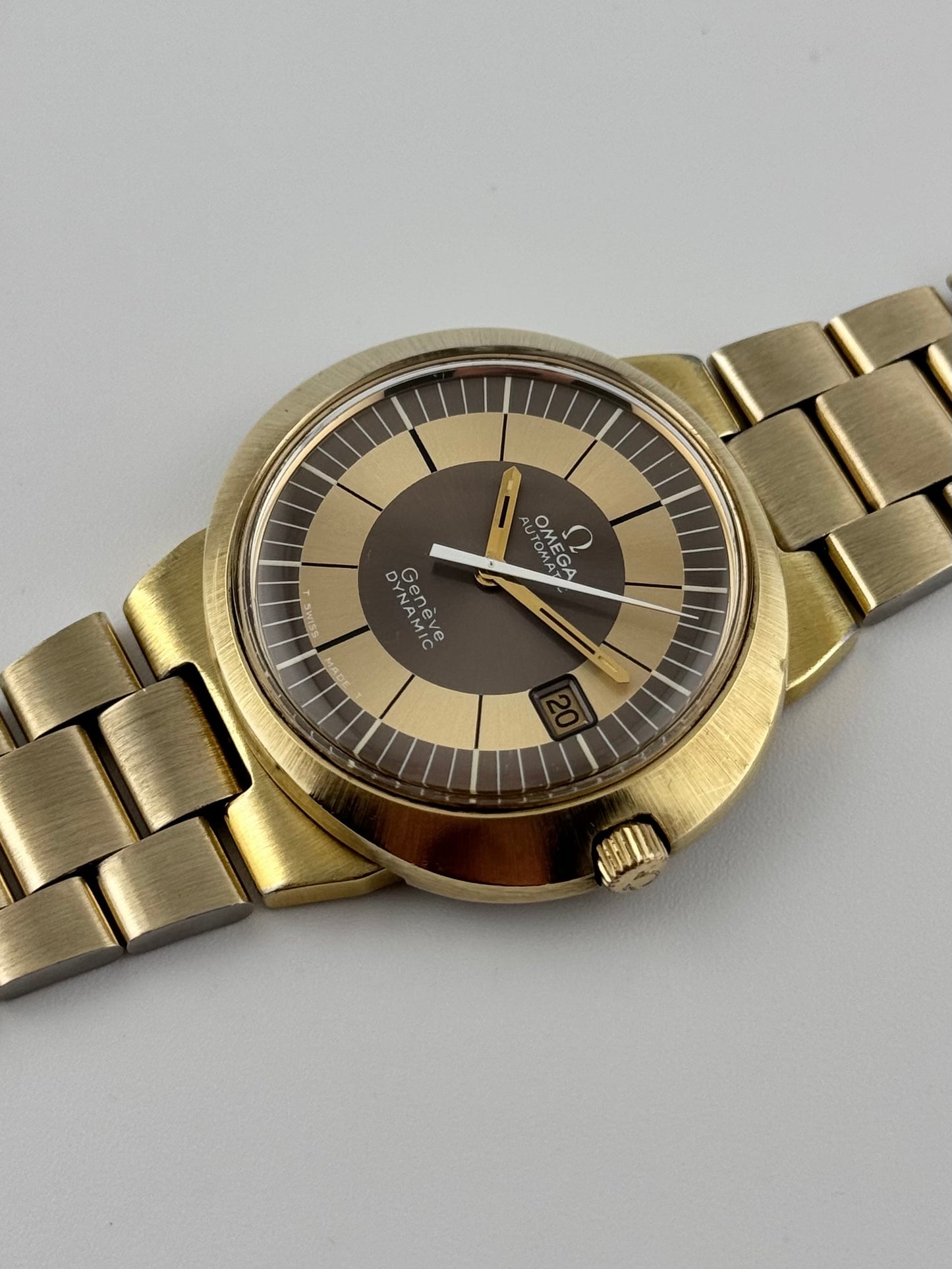 Omega Geneve Dynamic Automatic 166.039 - Box and Papers