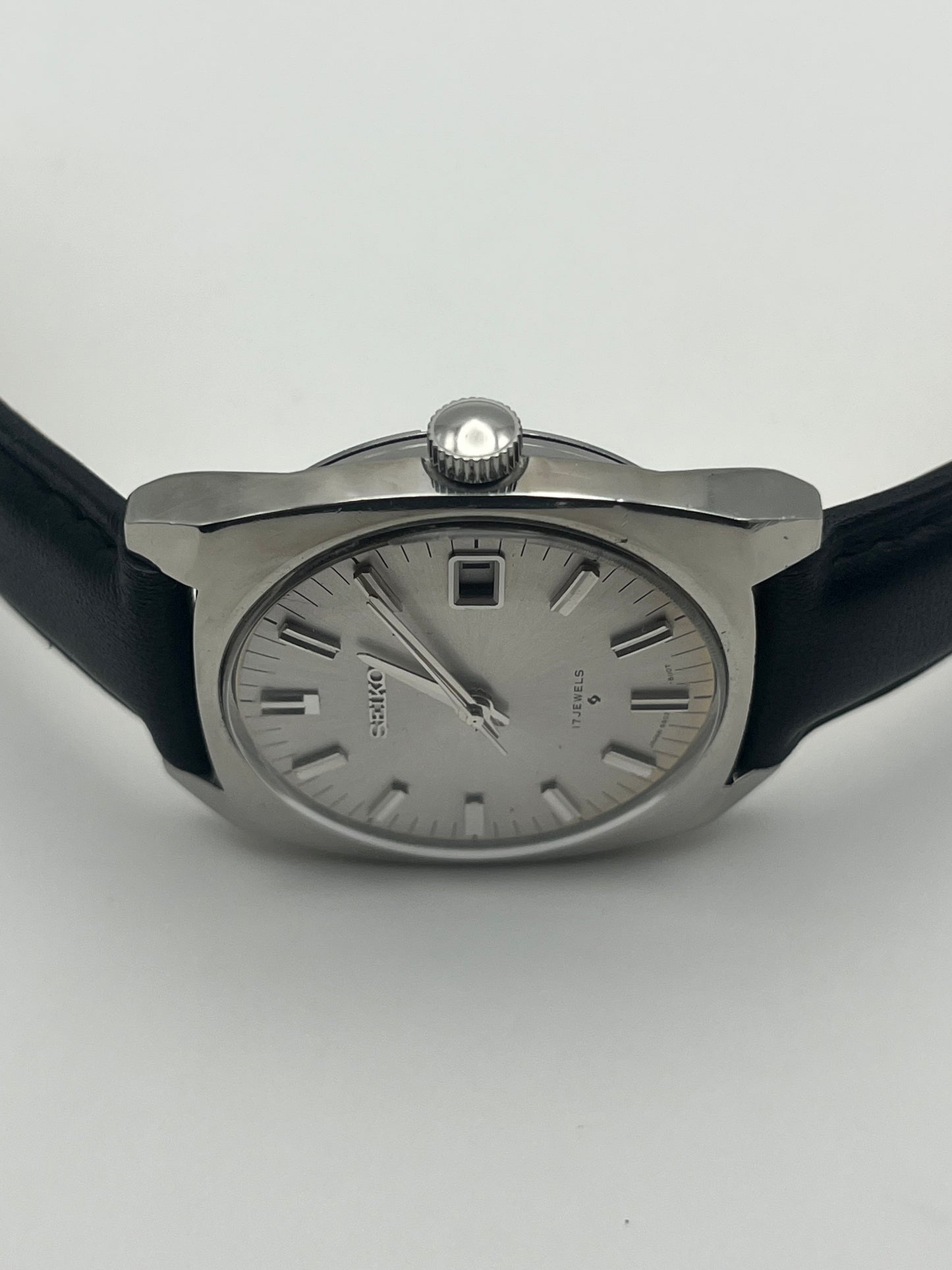 Seiko Manual Wind date 17j 7N43-9041