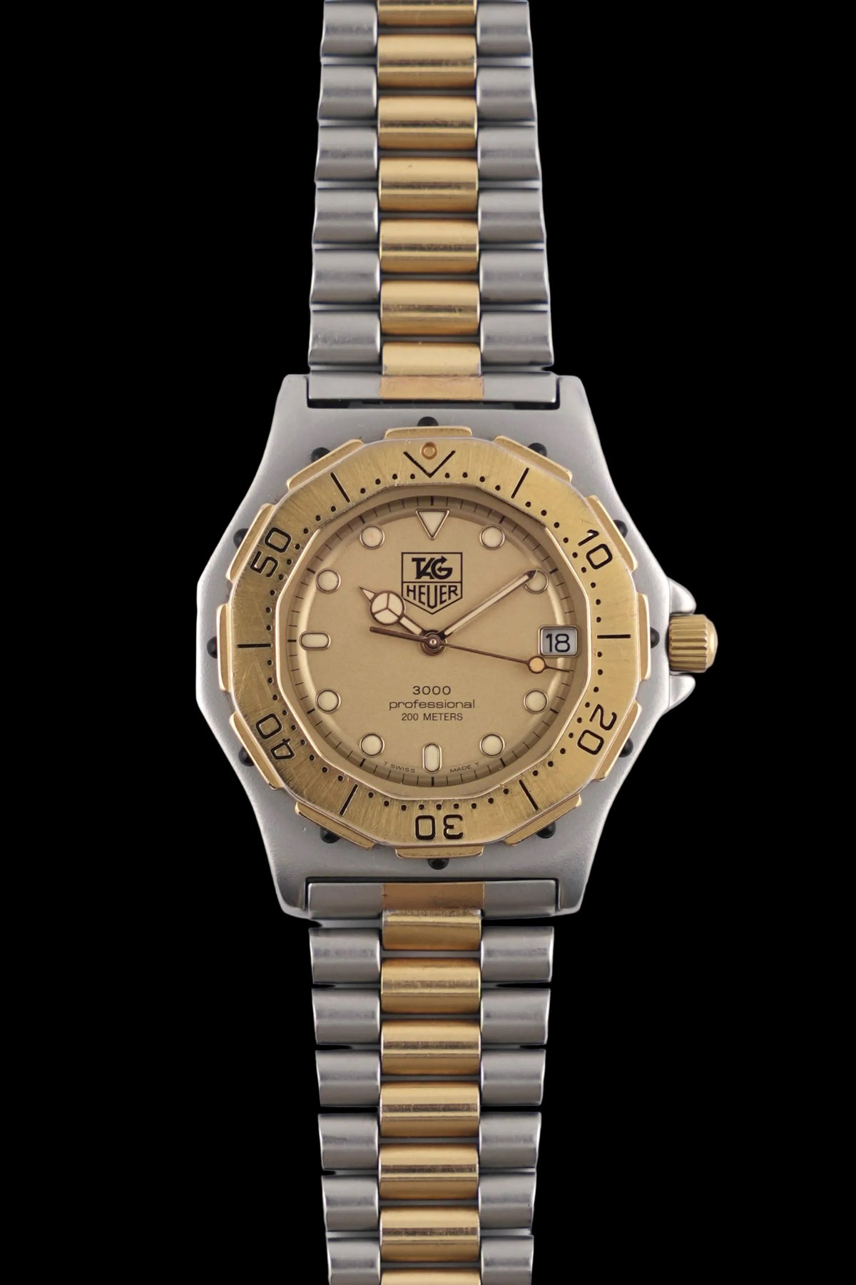 Tag Heuer Professional 3000 Quartz Date - 935.406