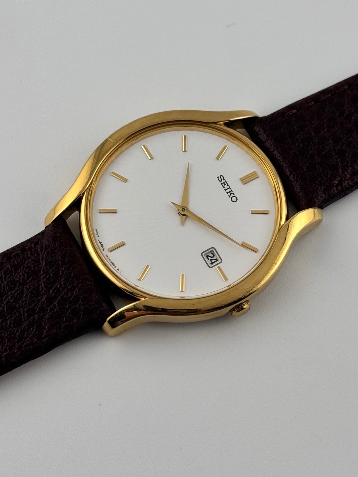 Seiko Quartz Dress Watch - Date - 7N29-8A80 Rare Wavy Sunray Dial