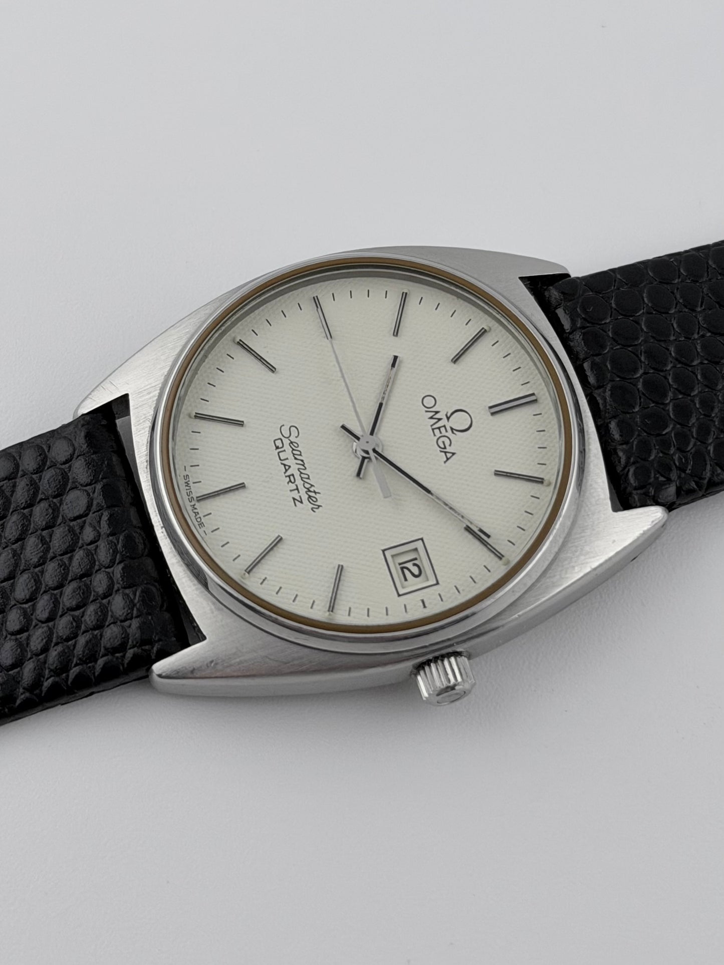 Omega Seamaster Quartz Date 196.0186 - Waffle Dial