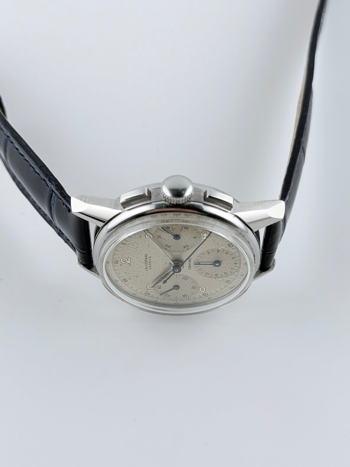 Universal Geneve Compax Manual Wind Chronograph - 22498 - Rare