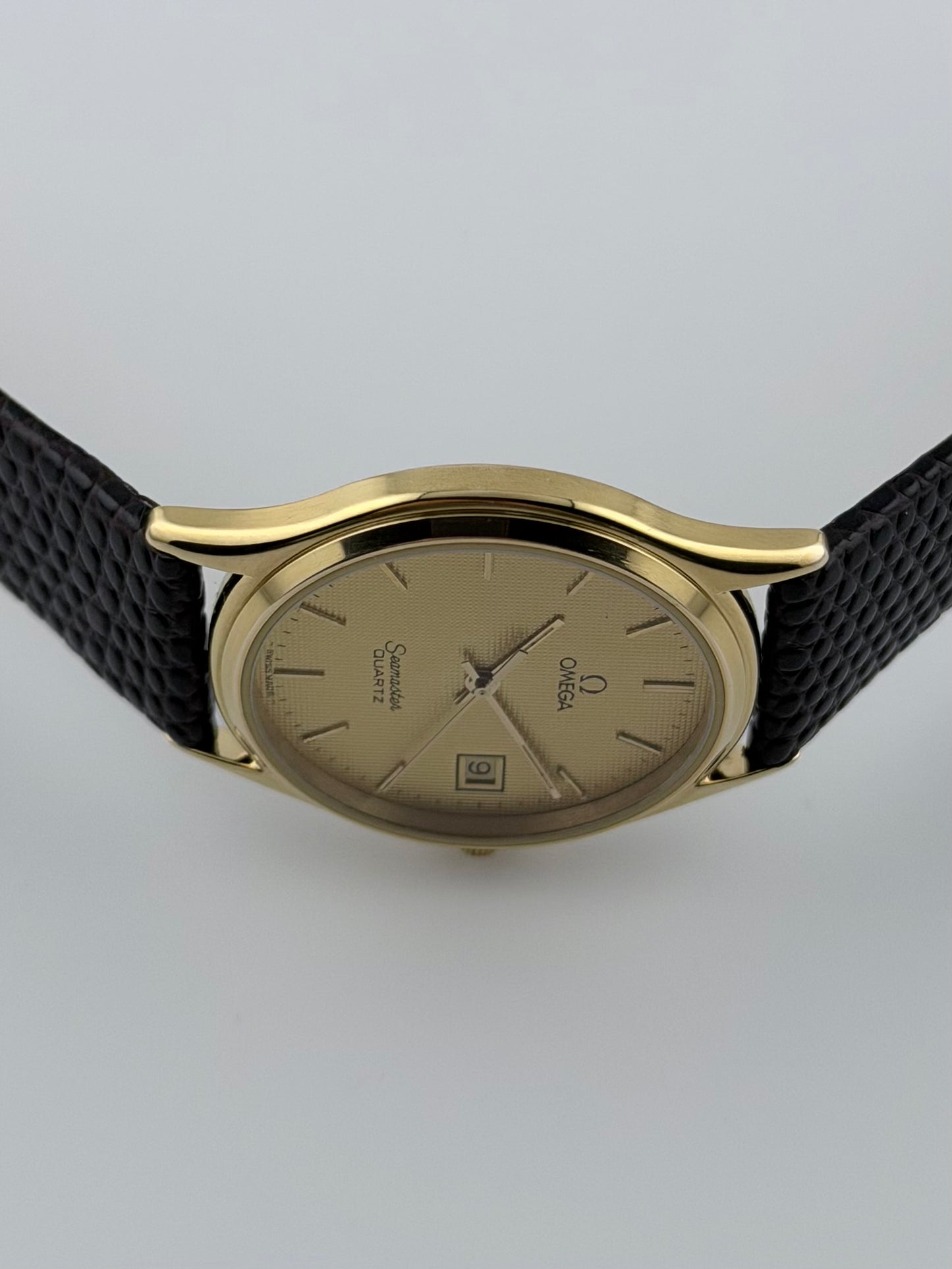 Omega Seamaster Quartz 196.0259 Date - Hobnail Dial