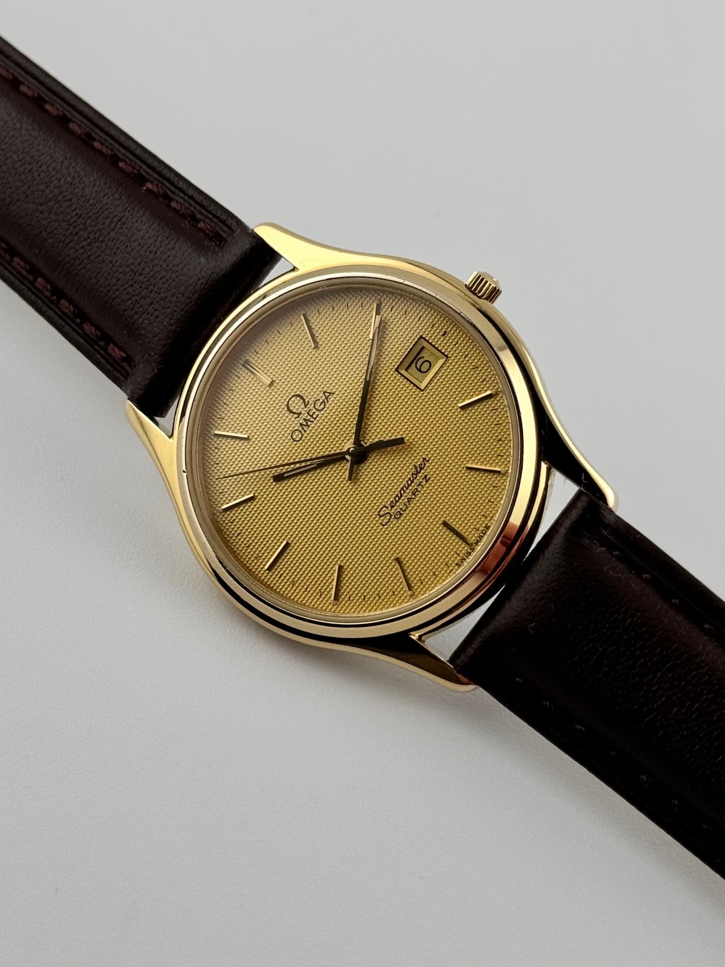 Omega Seamaster Quartz Date 196.0251 - Waffle Dial