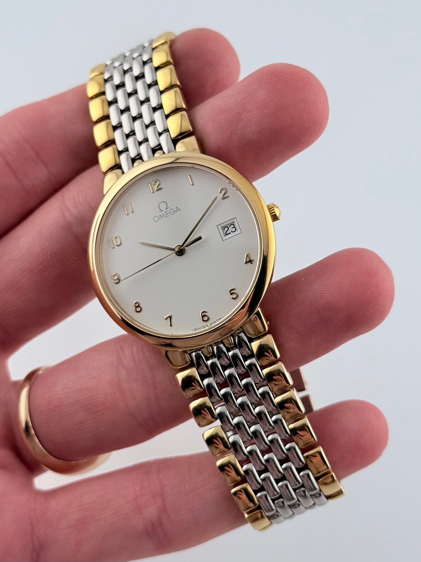 Omega De Ville Quartz Date 396.1012  - Original bracelet