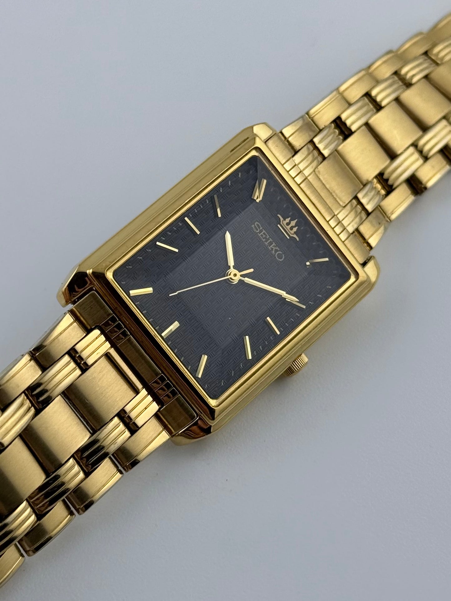 Seiko Tank Quartz - V701-5D00 - Rare Faceted Crystal