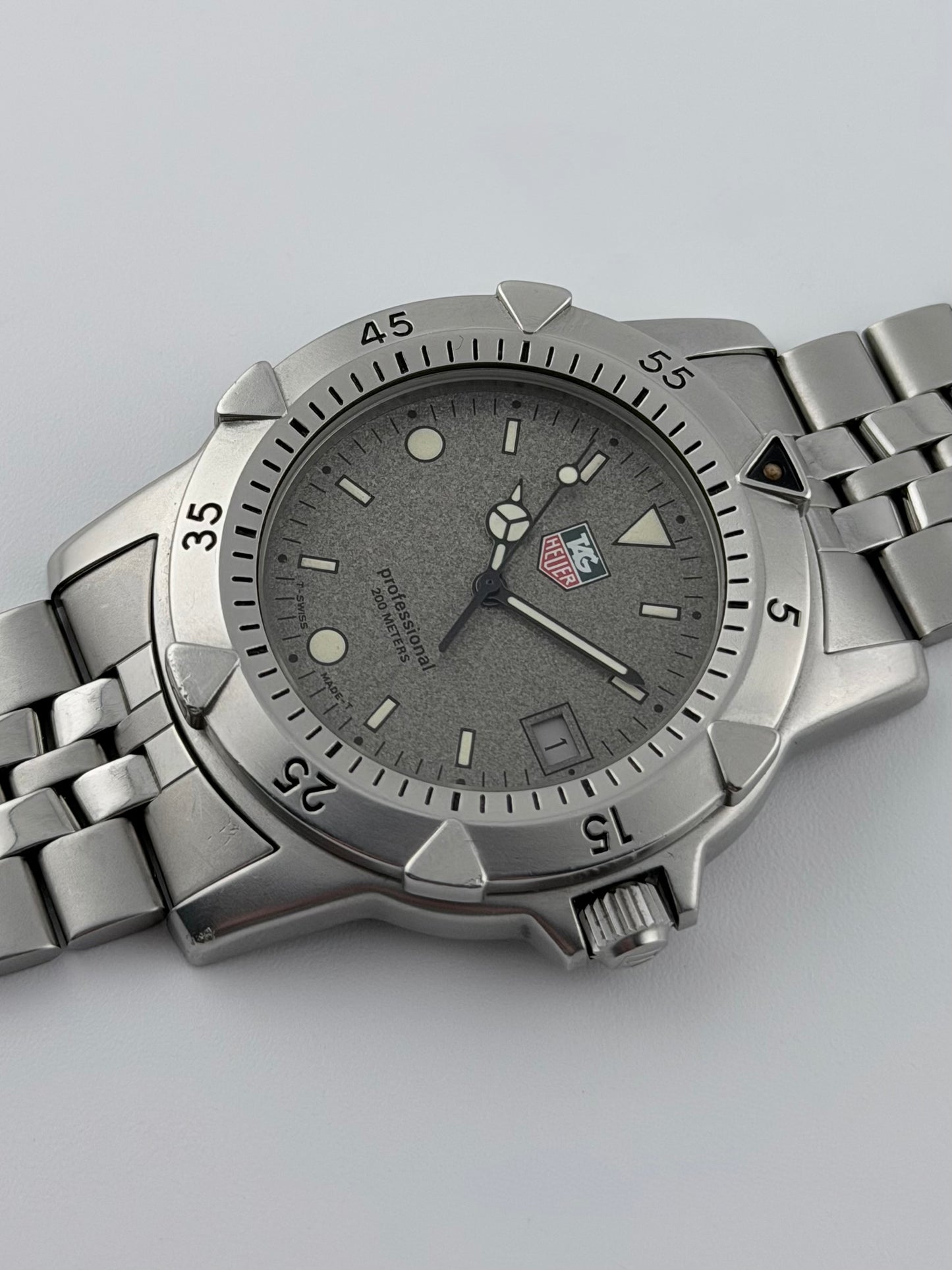 Tag Heuer Professional 200m Quartz Date - 959.706G