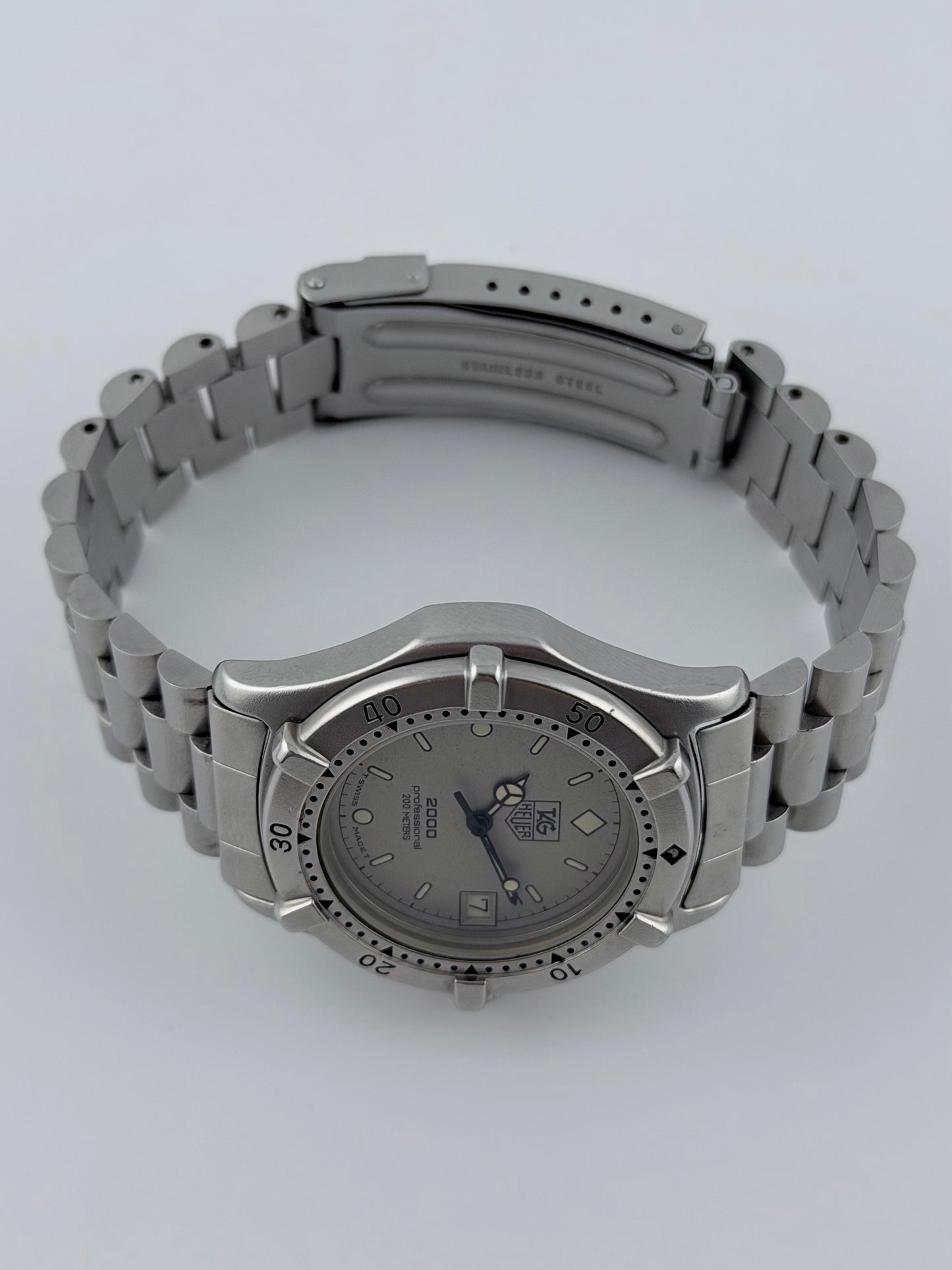 Tag Heuer Professional 2000 Quartz Date - 962.213