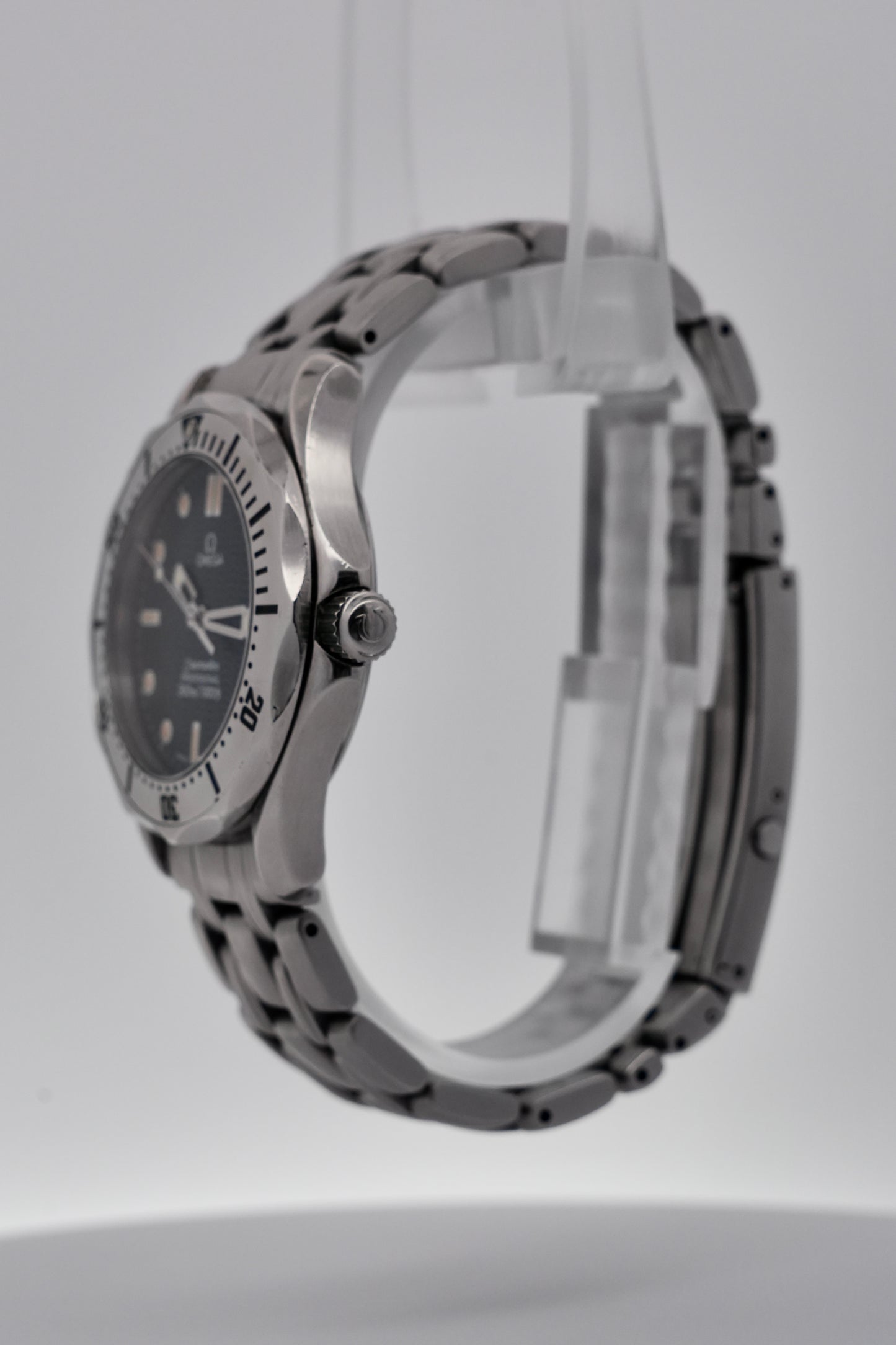 Omega Seamaster 300m Quartz Dive Watch - 168.1502 - Blue Wave Dial