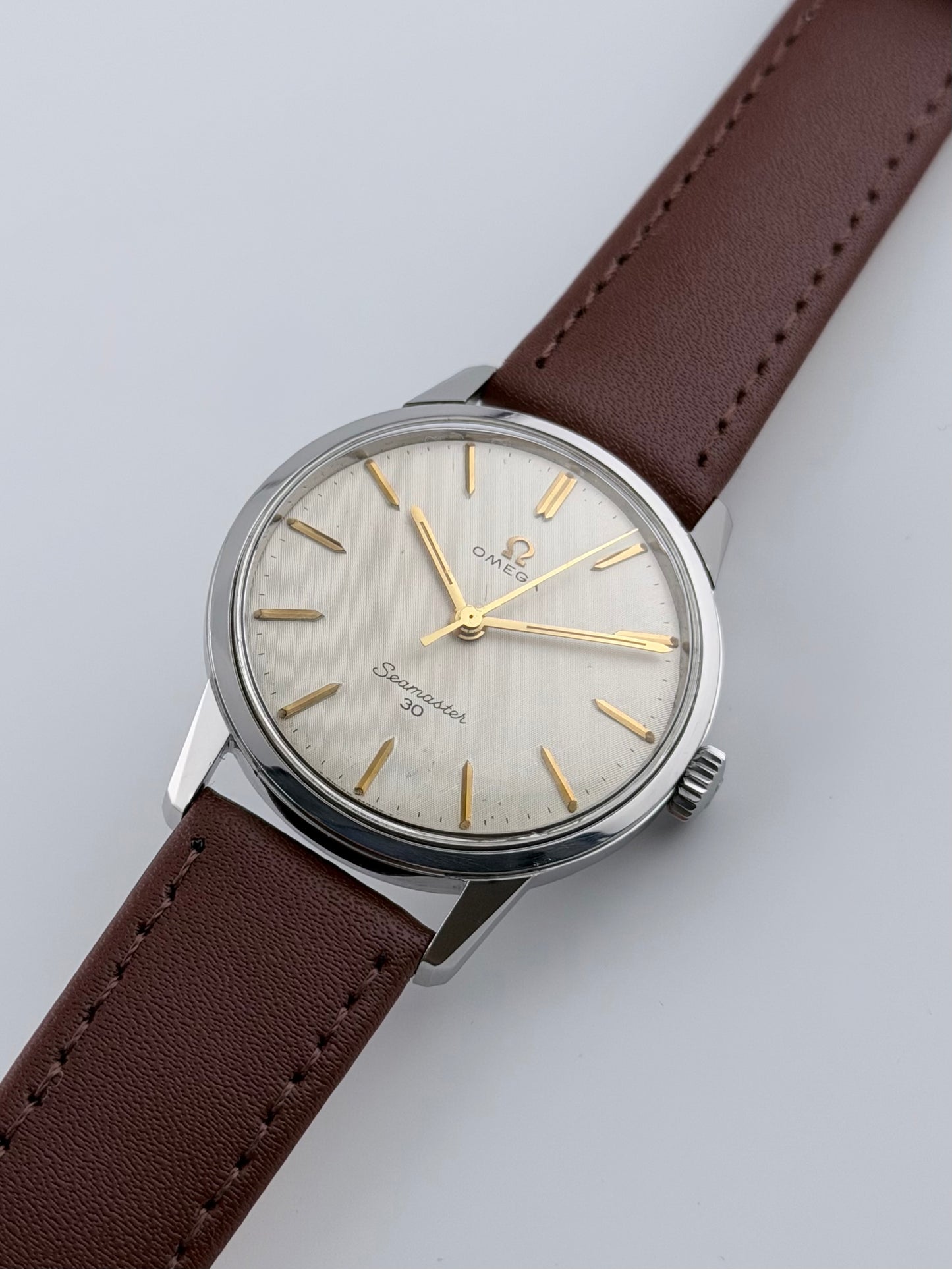 Omega Seamaster 30 Manual Wind 135.007 - Rare linen dial