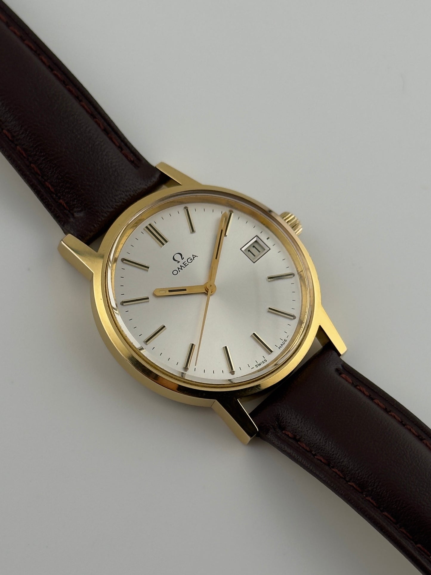 Omega Geneve Date Manual Wind - 136.0104