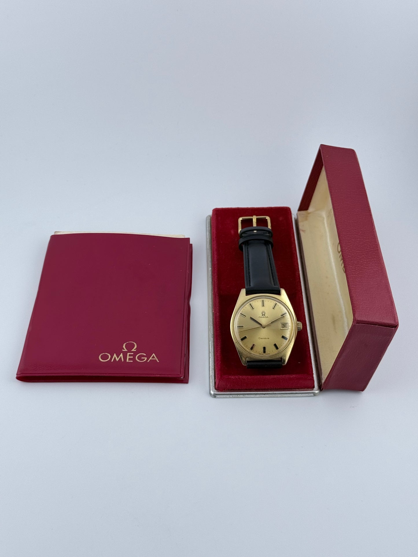 Omega Geneve Date Manual Wind 136.041 - Box and Papers