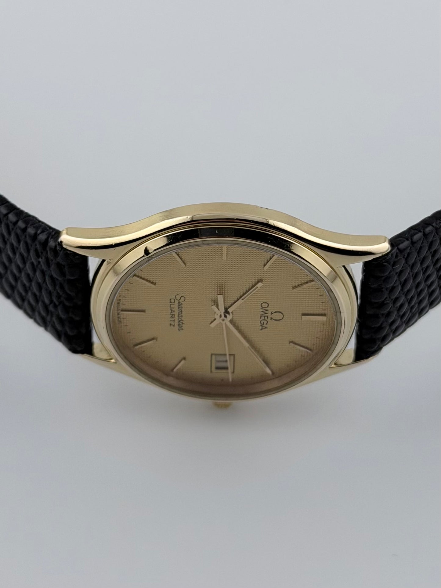 Omega Seamaster Quartz Date 196.0251 - Hobnail Dial