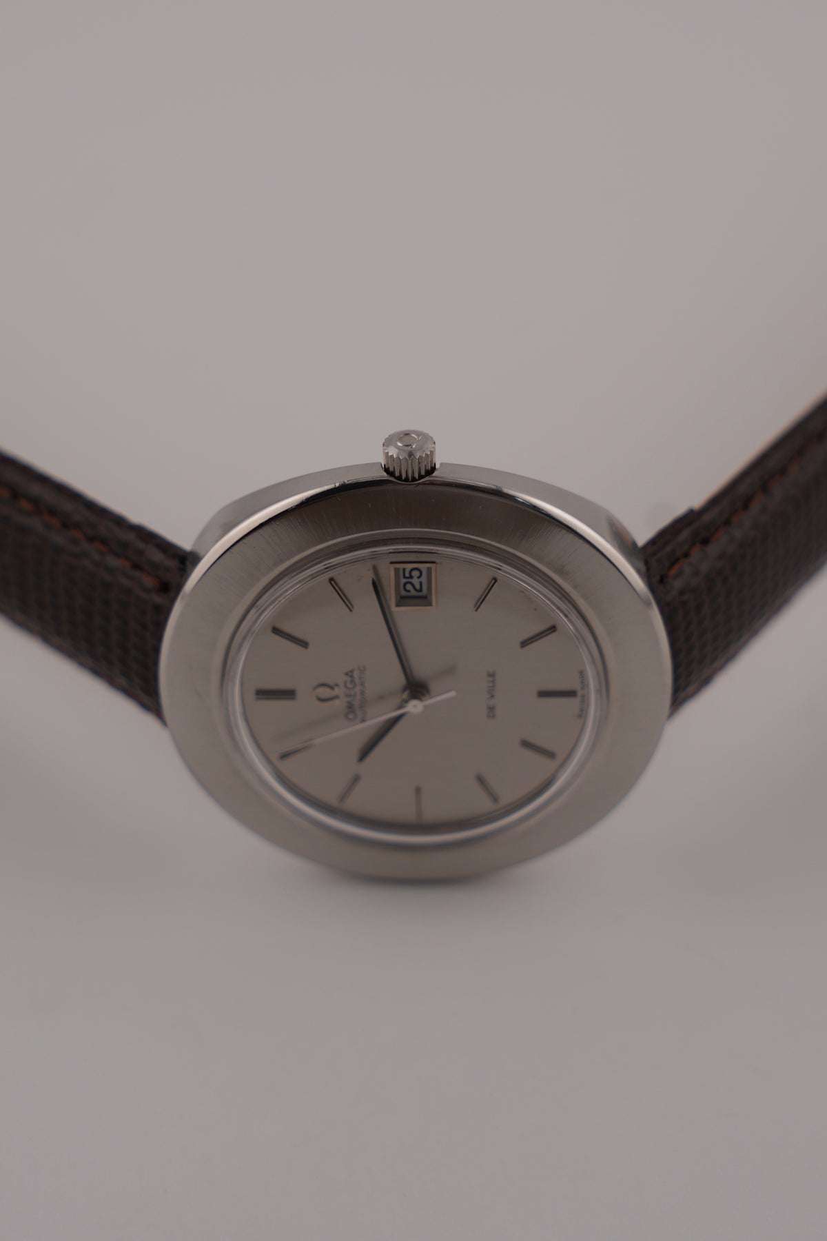 Omega De Ville Automatic Date 166.0094 - UFO Style