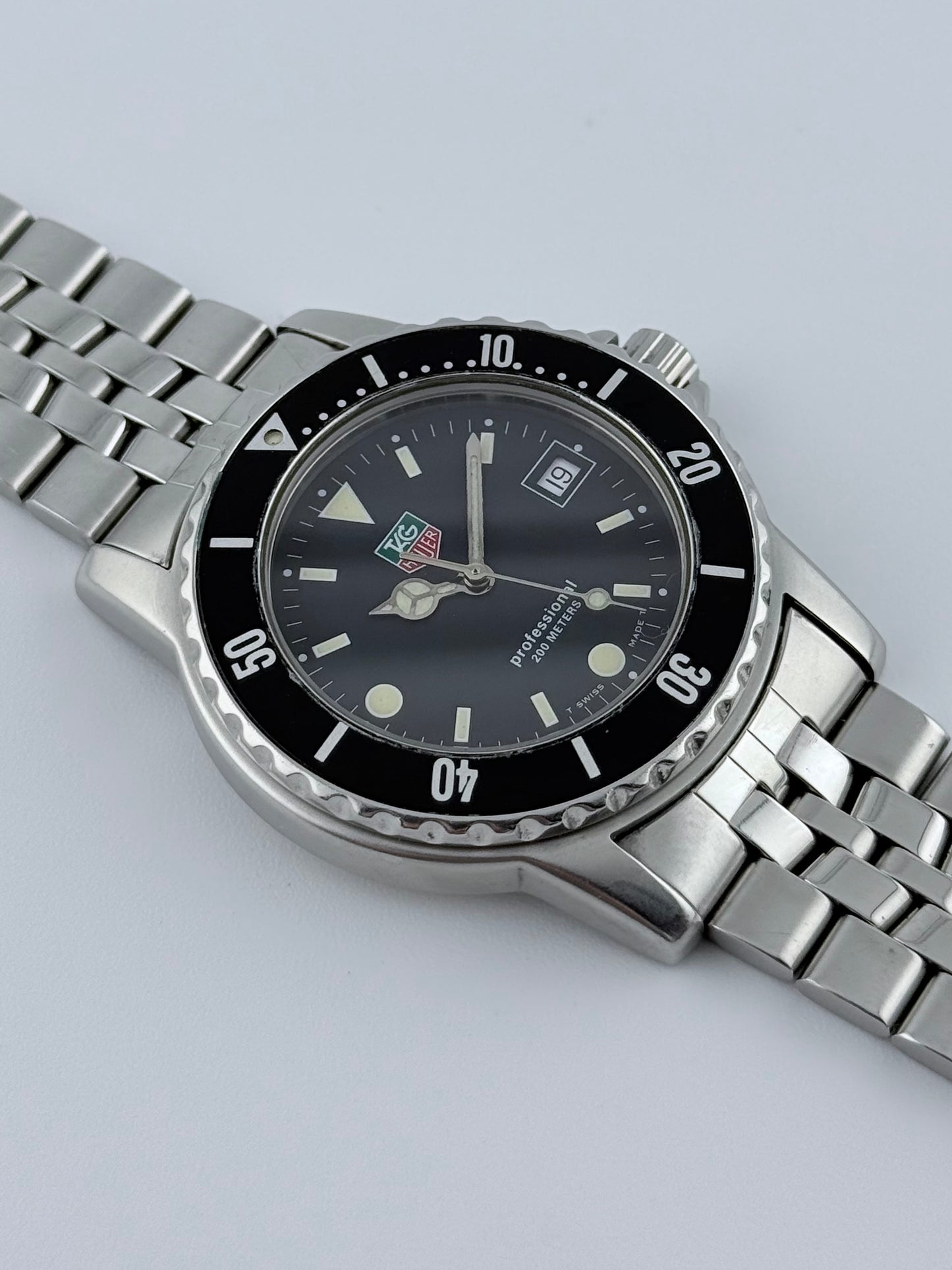 Tag Heuer Professional 200 Quartz Date - WD1210-G-20