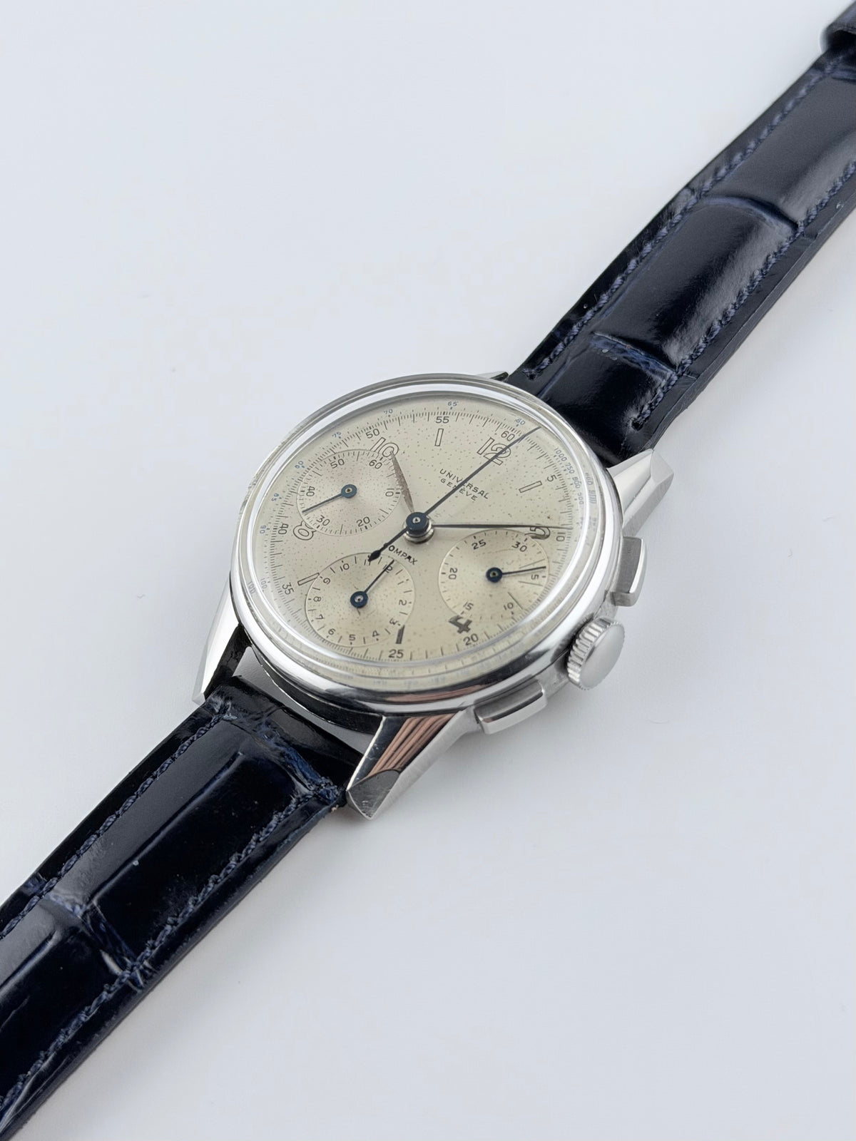 Universal Geneve Compax Manual Wind Chronograph - 22498 - Rare