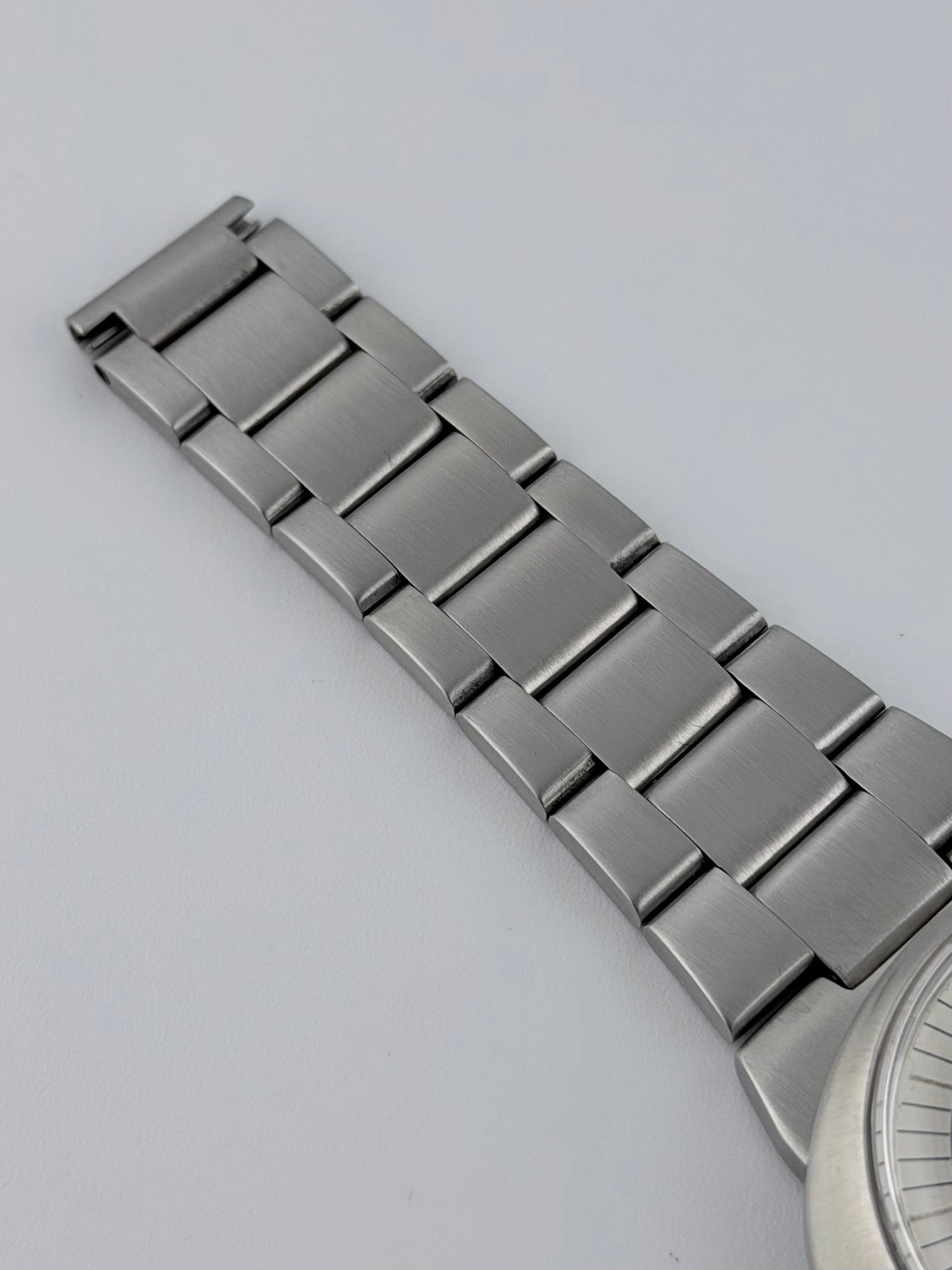 Omega Geneve Dynamic Automatic Date 166.039