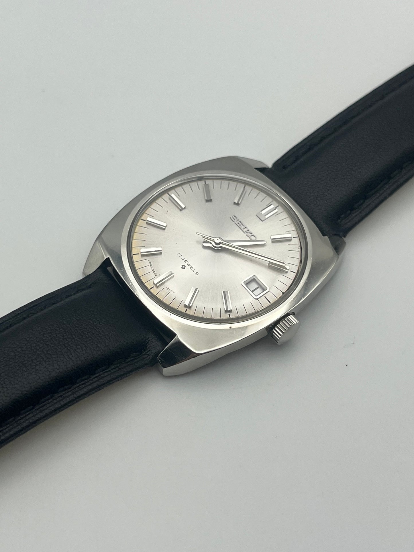 Seiko Manual Wind date 17j 7N43-9041