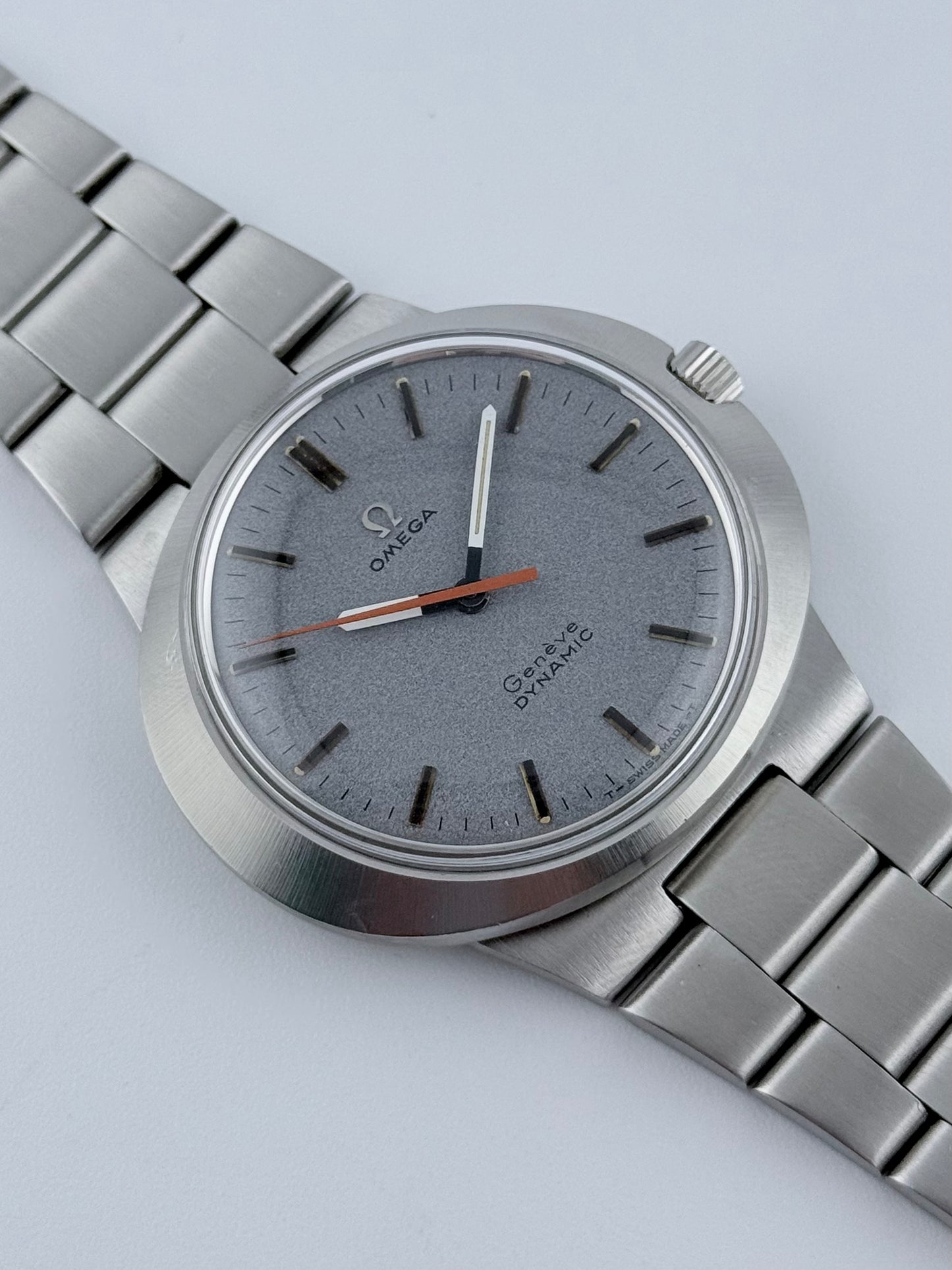 Omega Geneve Dynamic Manual Wind - 136.033 - Rare Dial