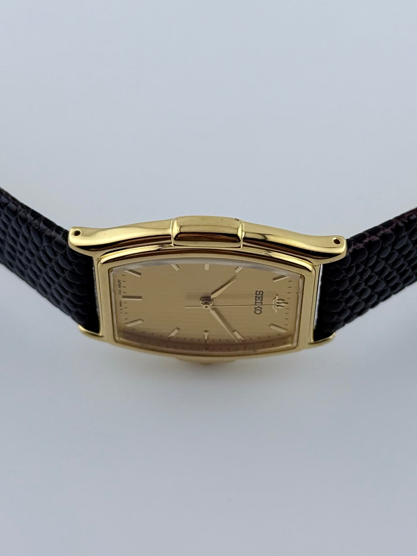 Seiko Tank Quartz - V701-5220