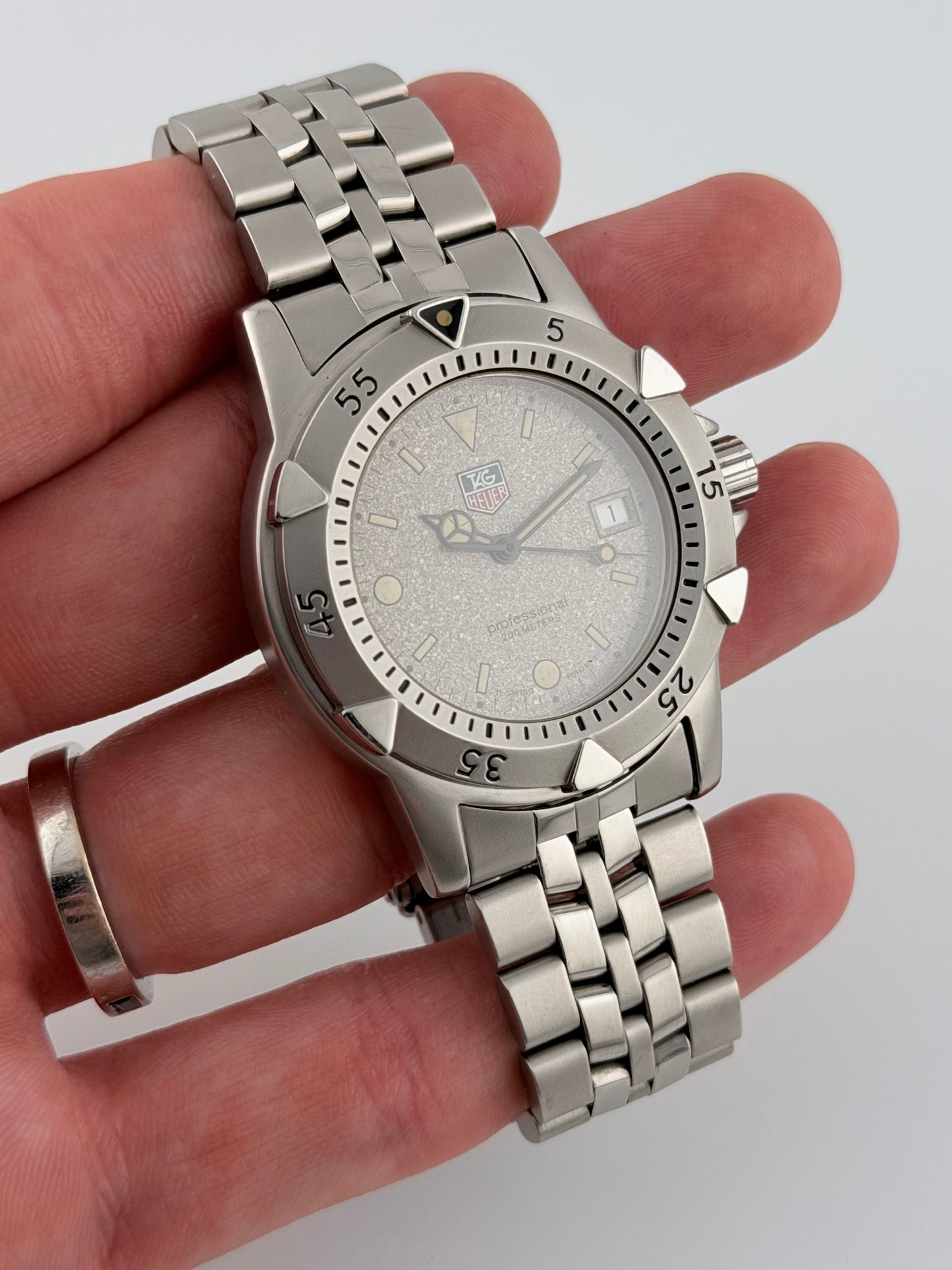 Tag Heuer Professional 200m Quartz Date - WD1211-K-20