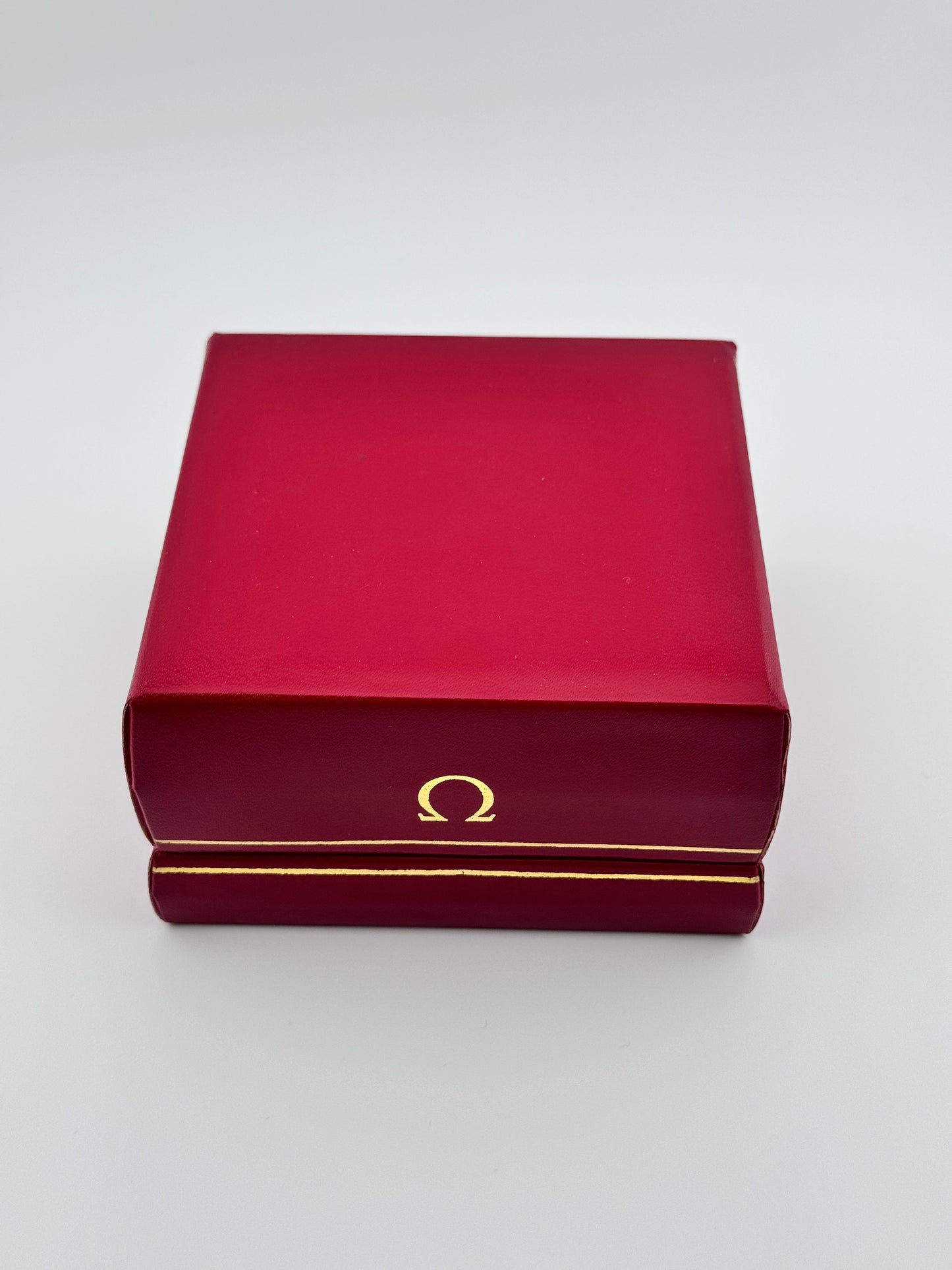 Omega Geneve Manual Wind 9ct Gold - 132.5017 - Original Box and Papers