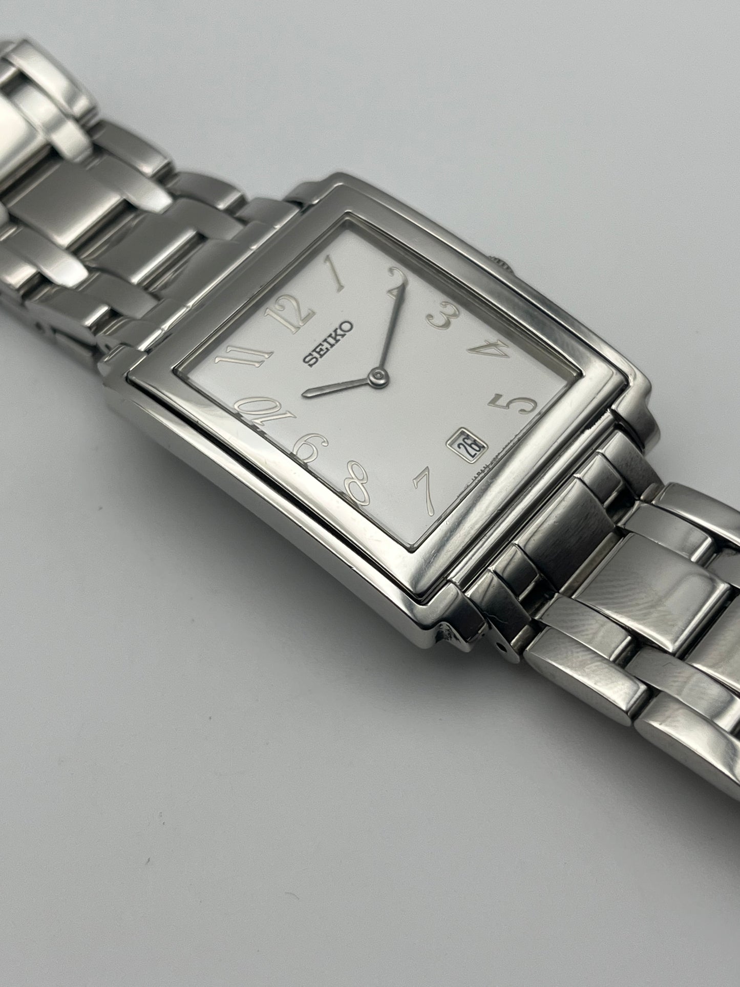 Seiko Tank Quartz date - V739-5880