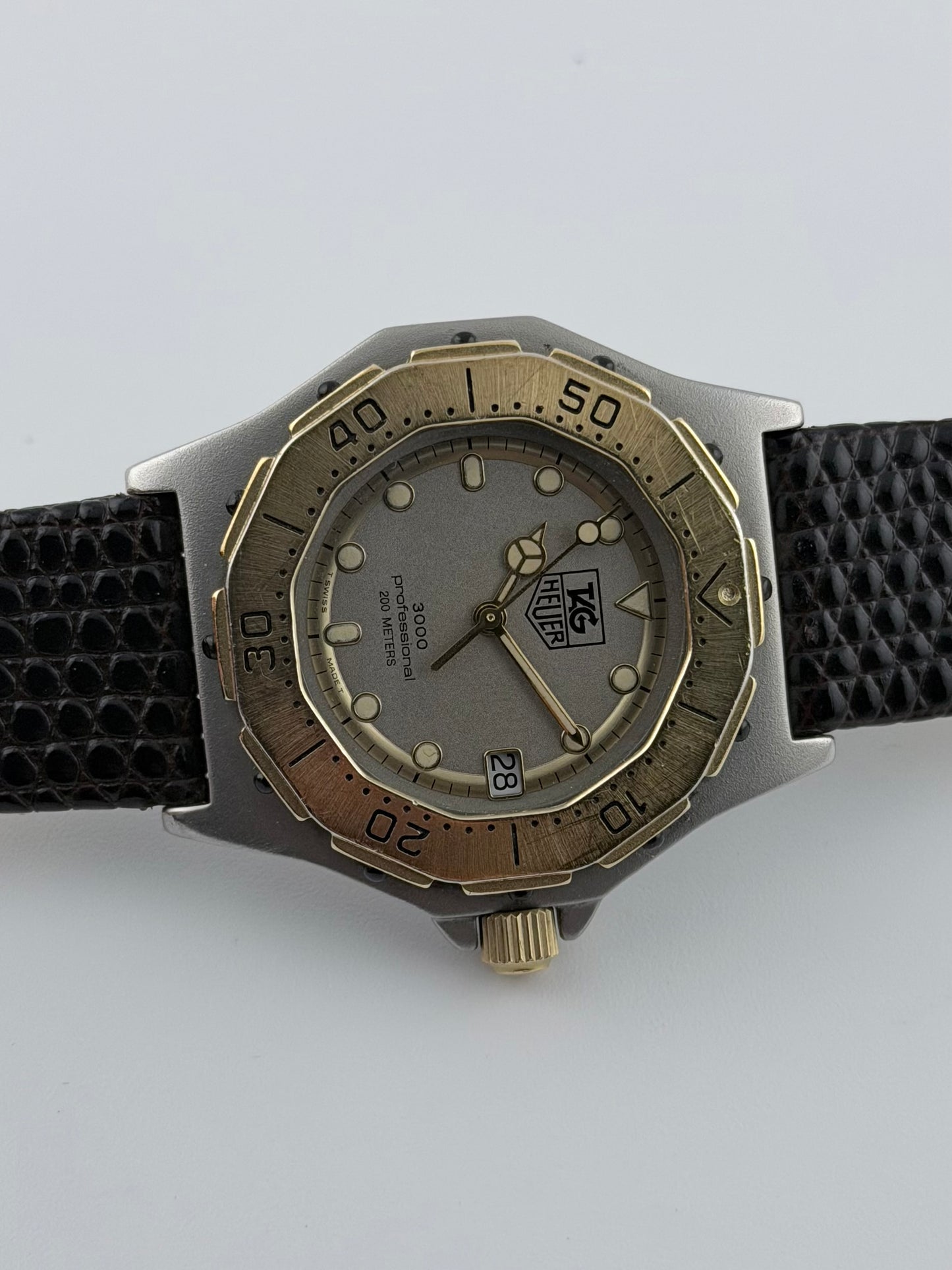 Tag Heuer Professional 3000 Quartz Date - 934.213