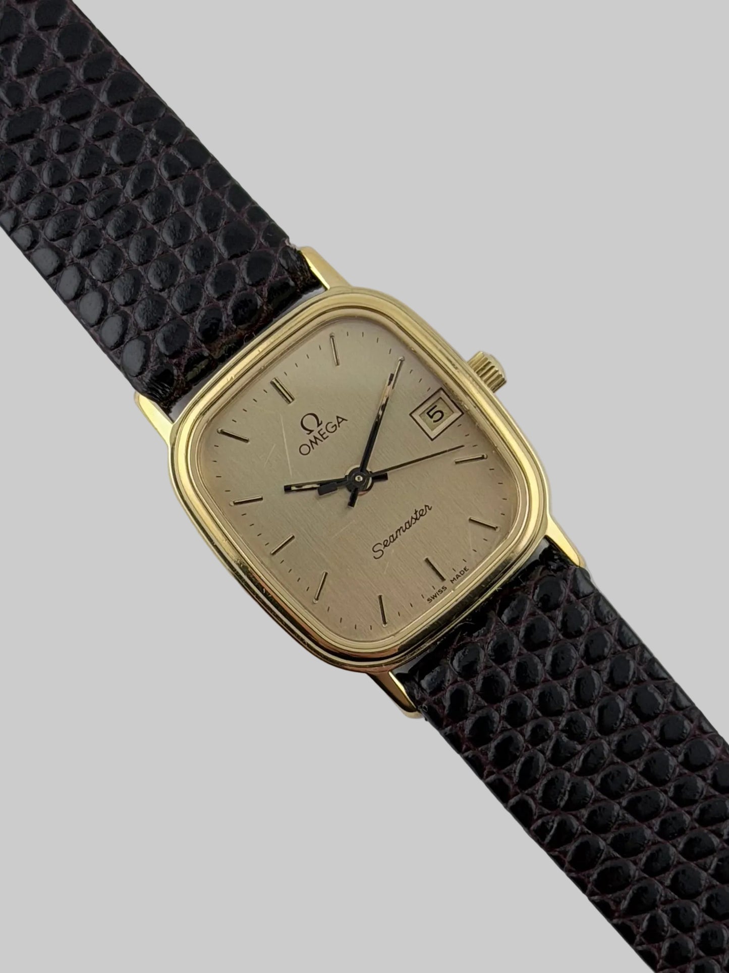 Omega Seamaster Quartz Date 596.0070 - Ladies