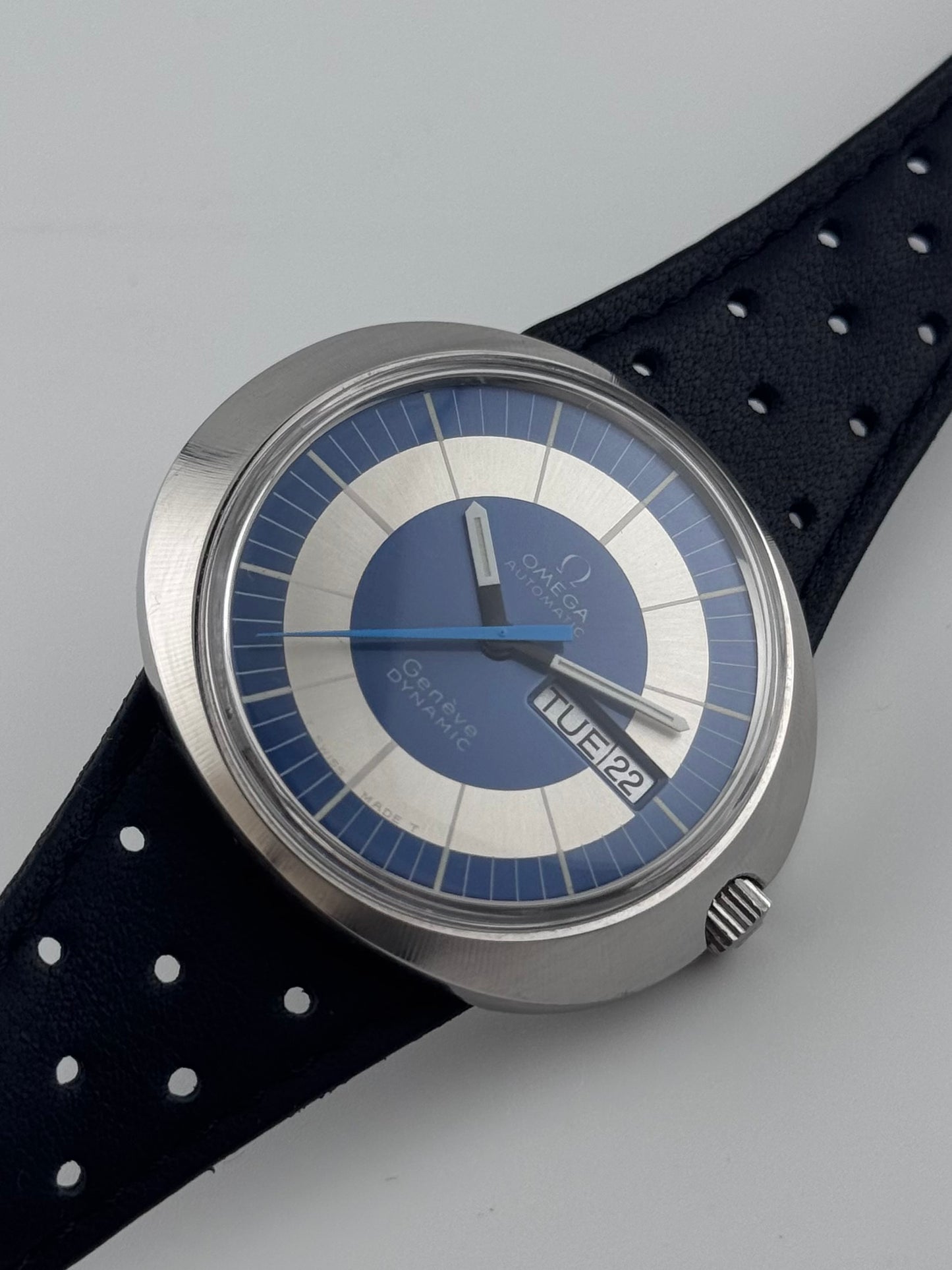 Omega Geneve Dynamic Automatic Mint Condition - 166.107