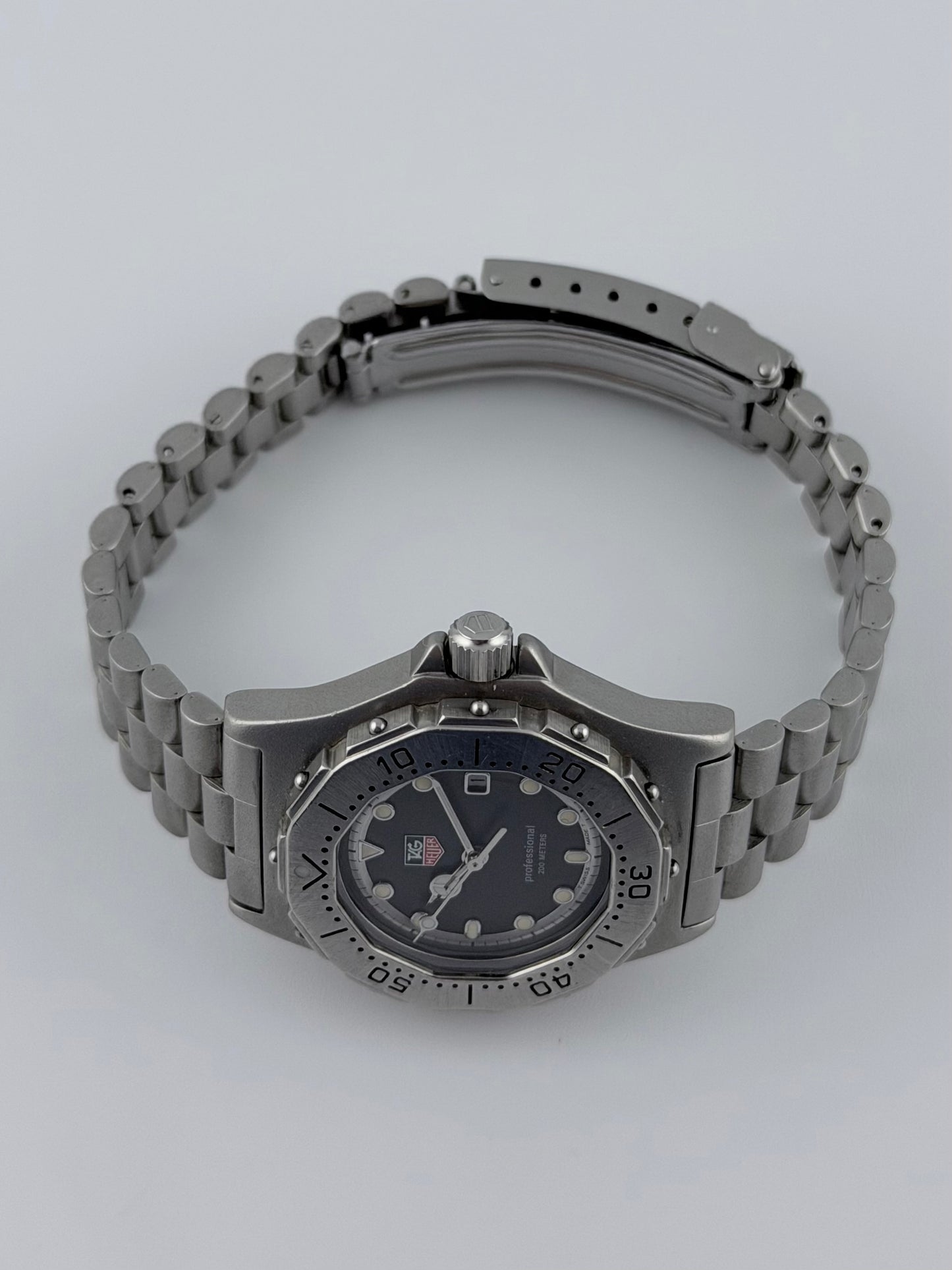 Tag Heuer Professional 200m Quartz Date - 932.215 - Ladies