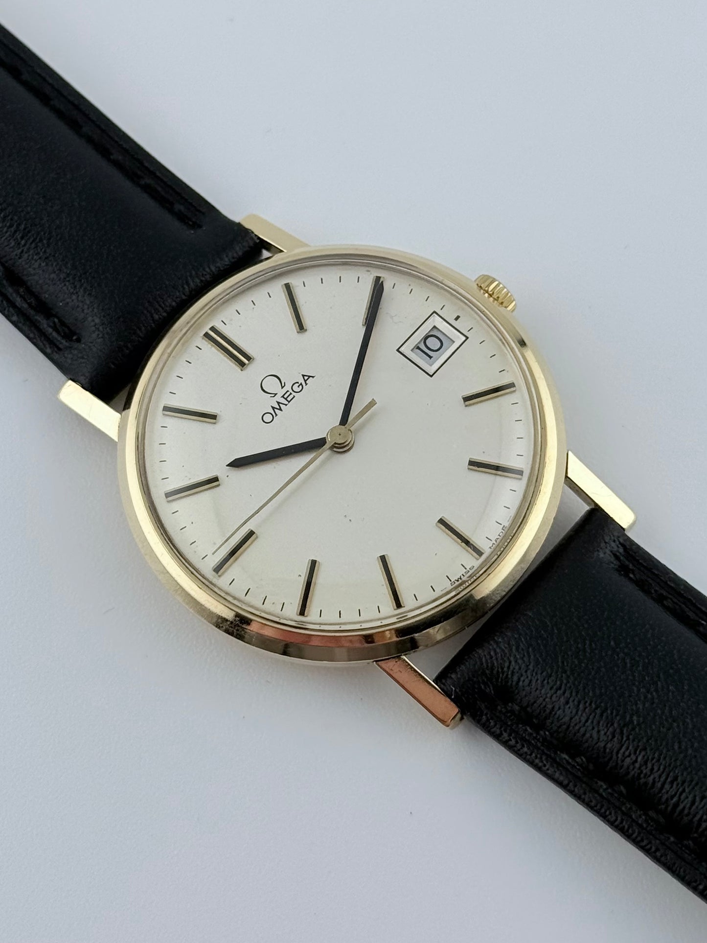 Omega Geneve Manual Wind 9ct Gold - 132.5017 - Original Box and Papers