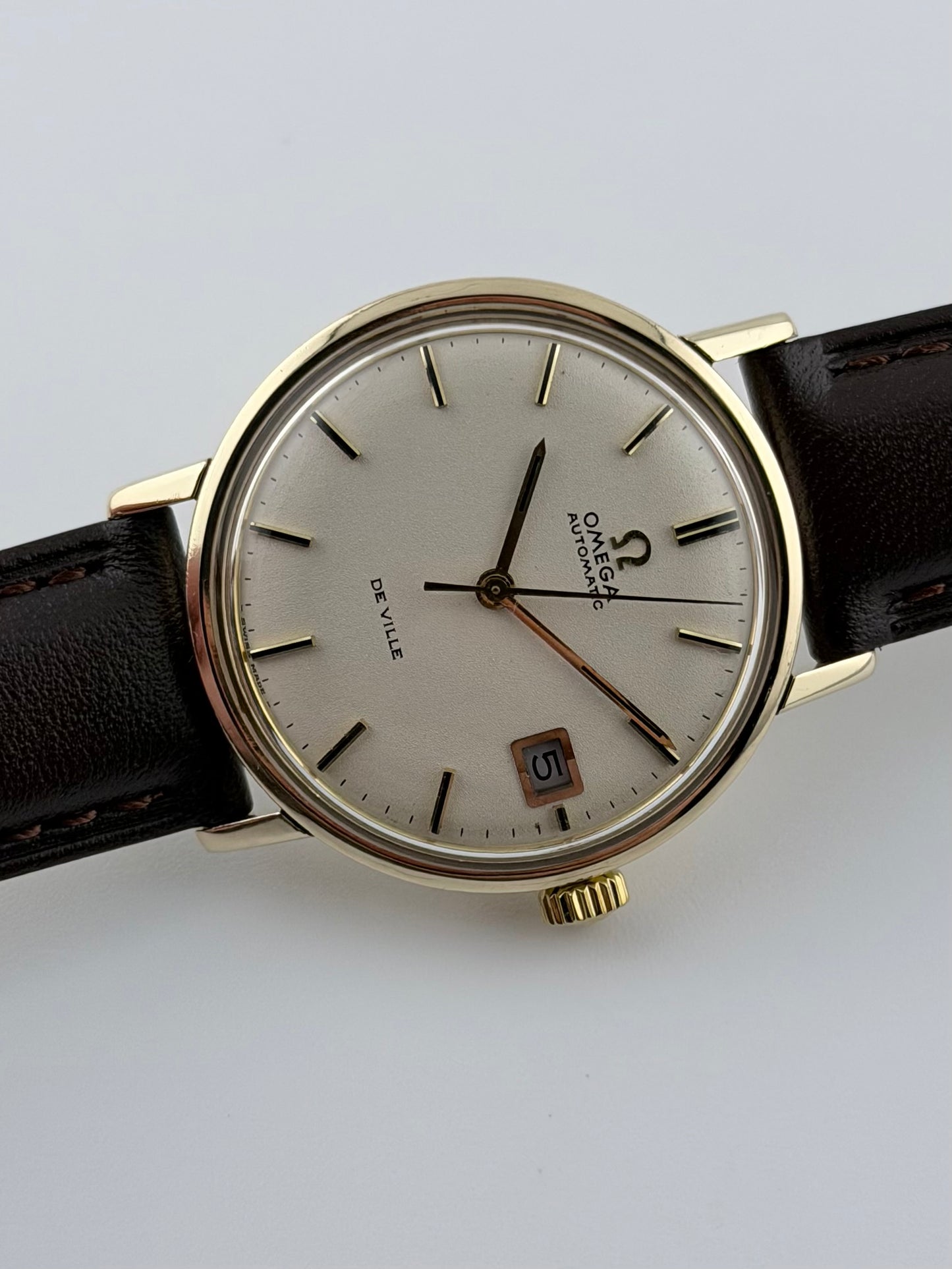 Omega De Ville Automatic Date 166.5020 - 9ct Solid Gold - Box and Papers!
