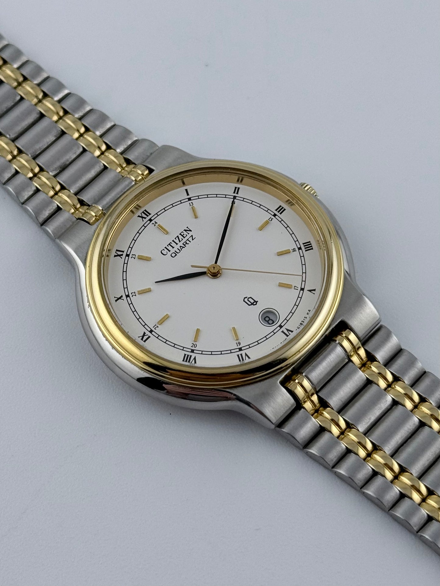 Citizen Quartz - Date 6110 - G05378Y