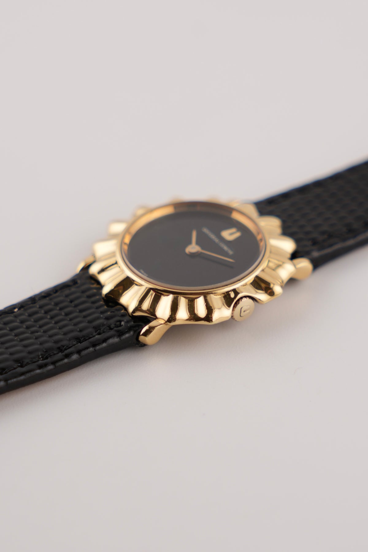 Universal Geneve "Flower" 542683 - Ladies - RARE