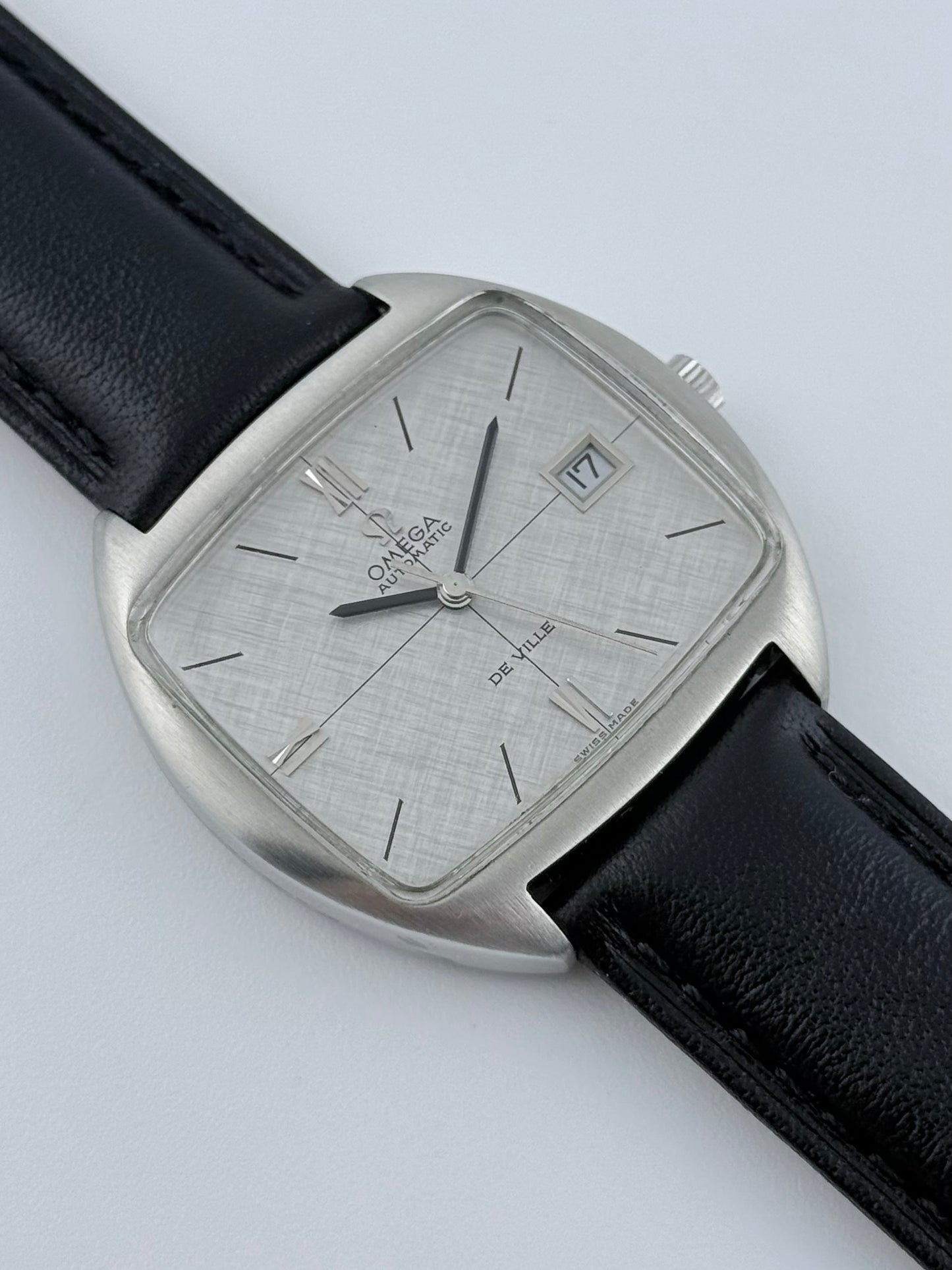 Omega De Ville Automatic Date - 162.047 - RARE Linen Cross Hair TV Dial